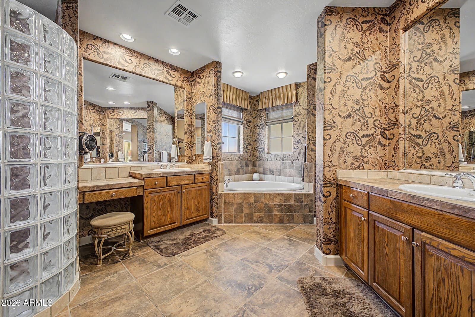 975 E COUNTY DOWN Drive, Chandler, AZ 85249 — photo 25 of 44