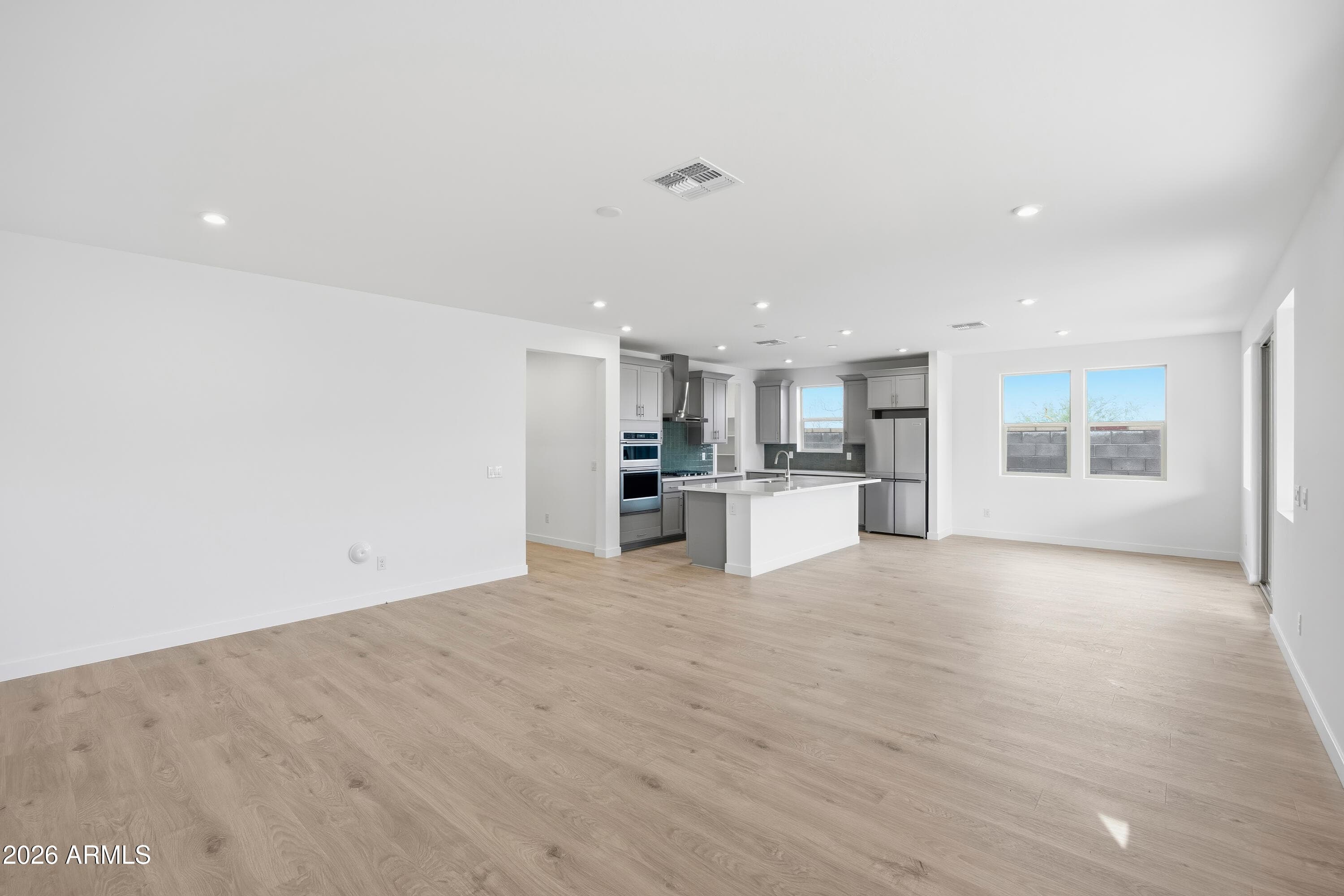 10223 S 20th Lane, Phoenix, AZ 85041 — photo 7 of 55