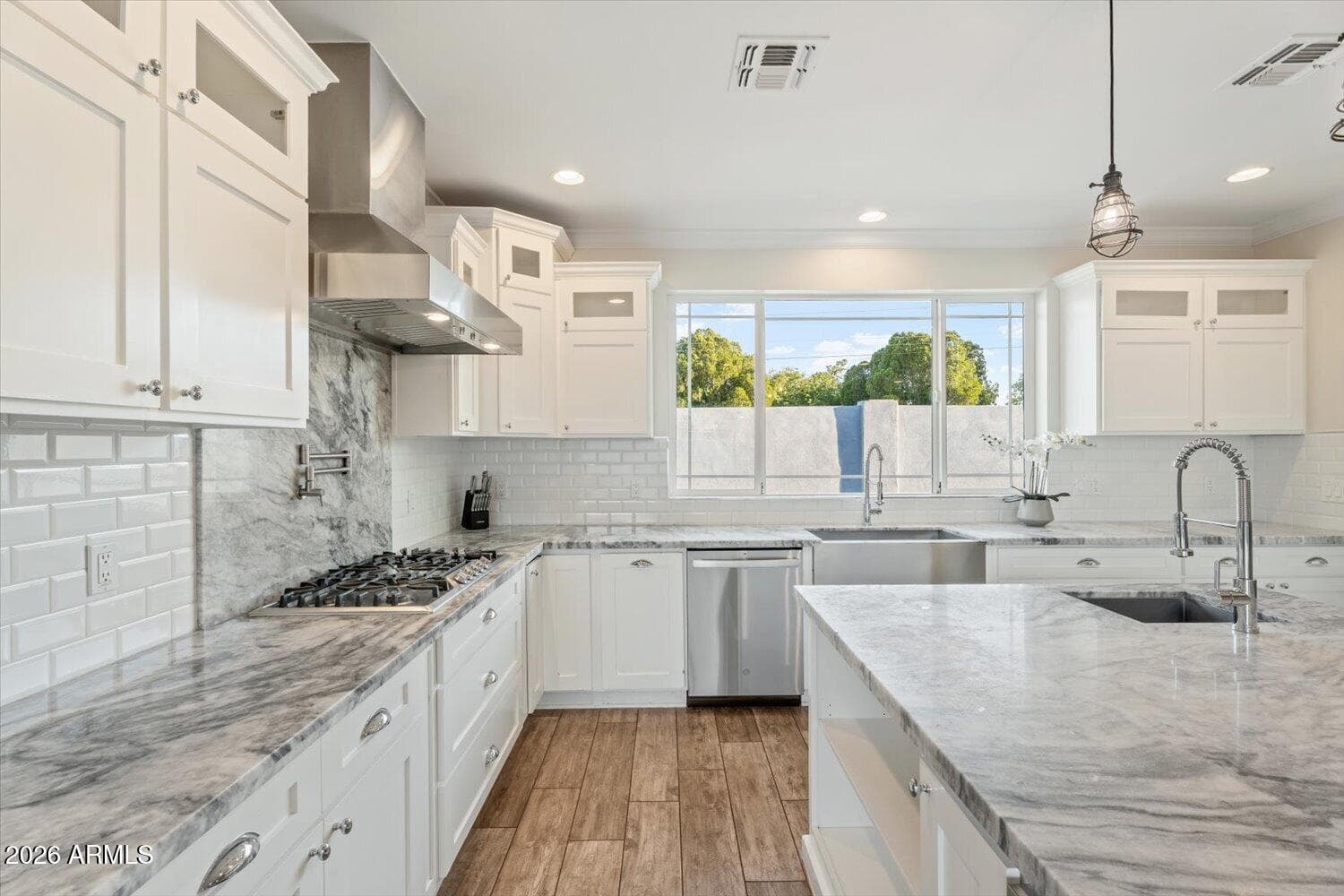 3401 N 34TH Place, Phoenix, AZ 85018 — photo 9 of 37
