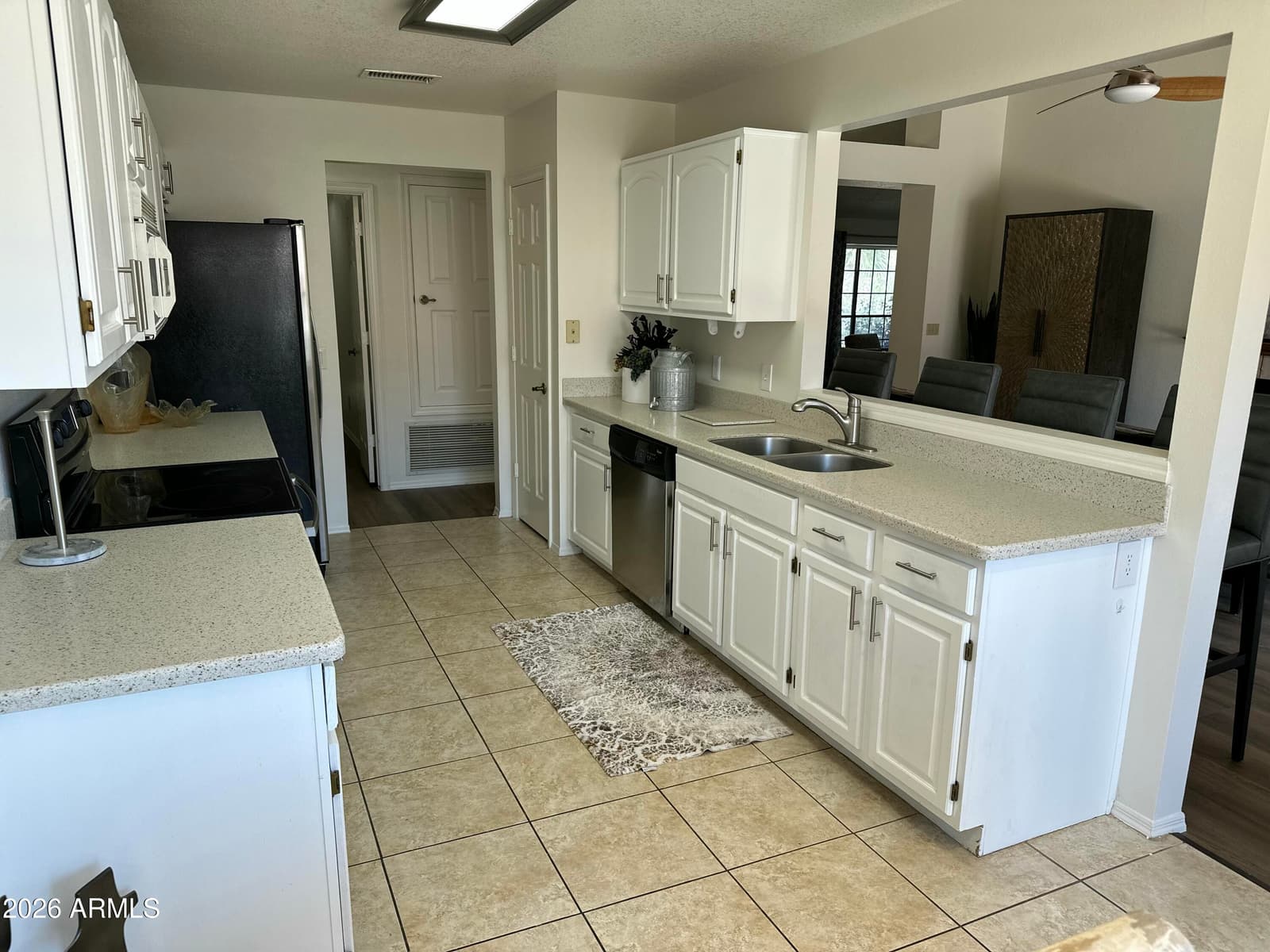 3909 E LAVENDER Lane E, Phoenix, AZ 85044 — photo 18 of 49