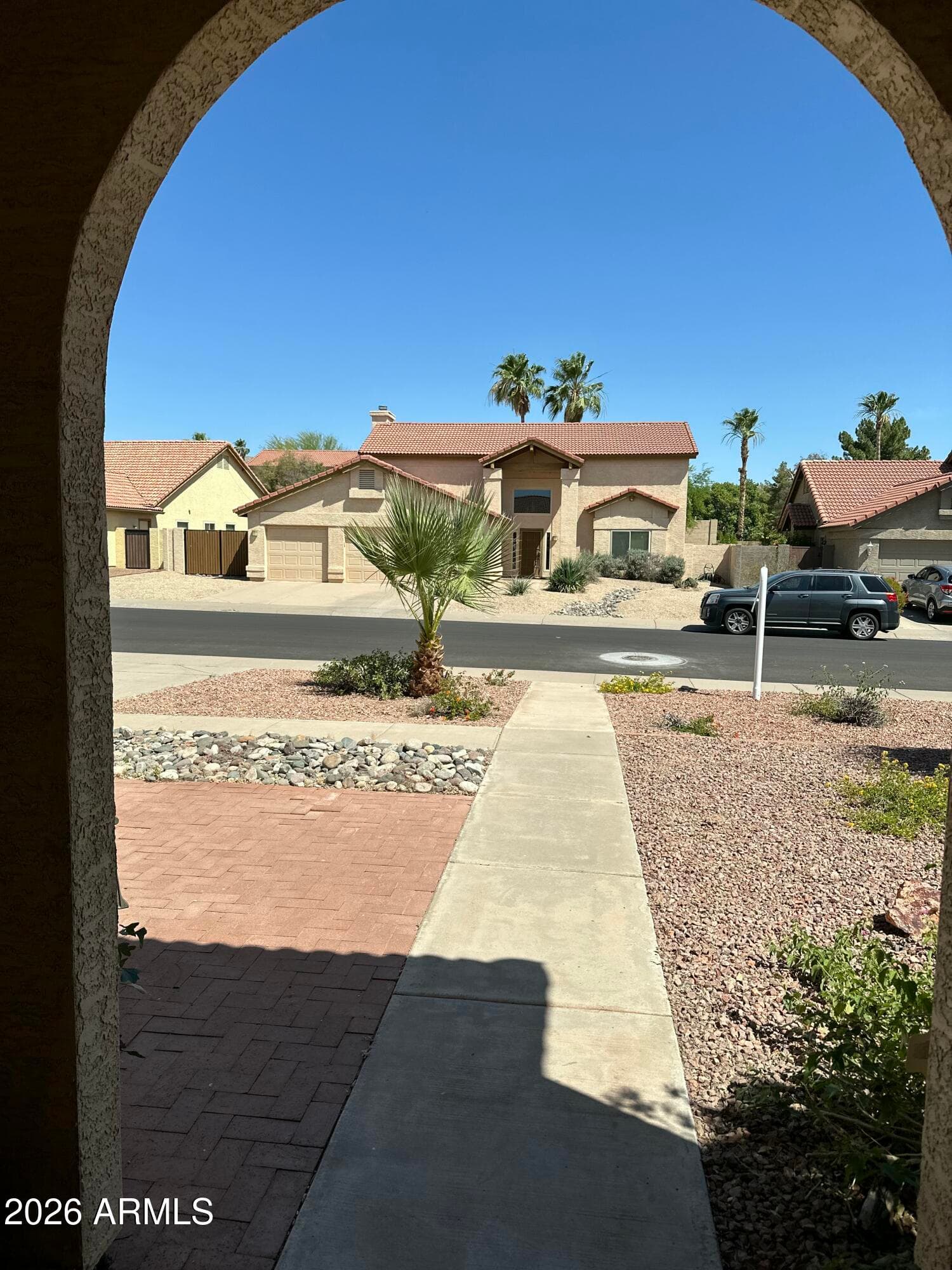 3909 E LAVENDER Lane E, Phoenix, AZ 85044 — photo 3 of 49
