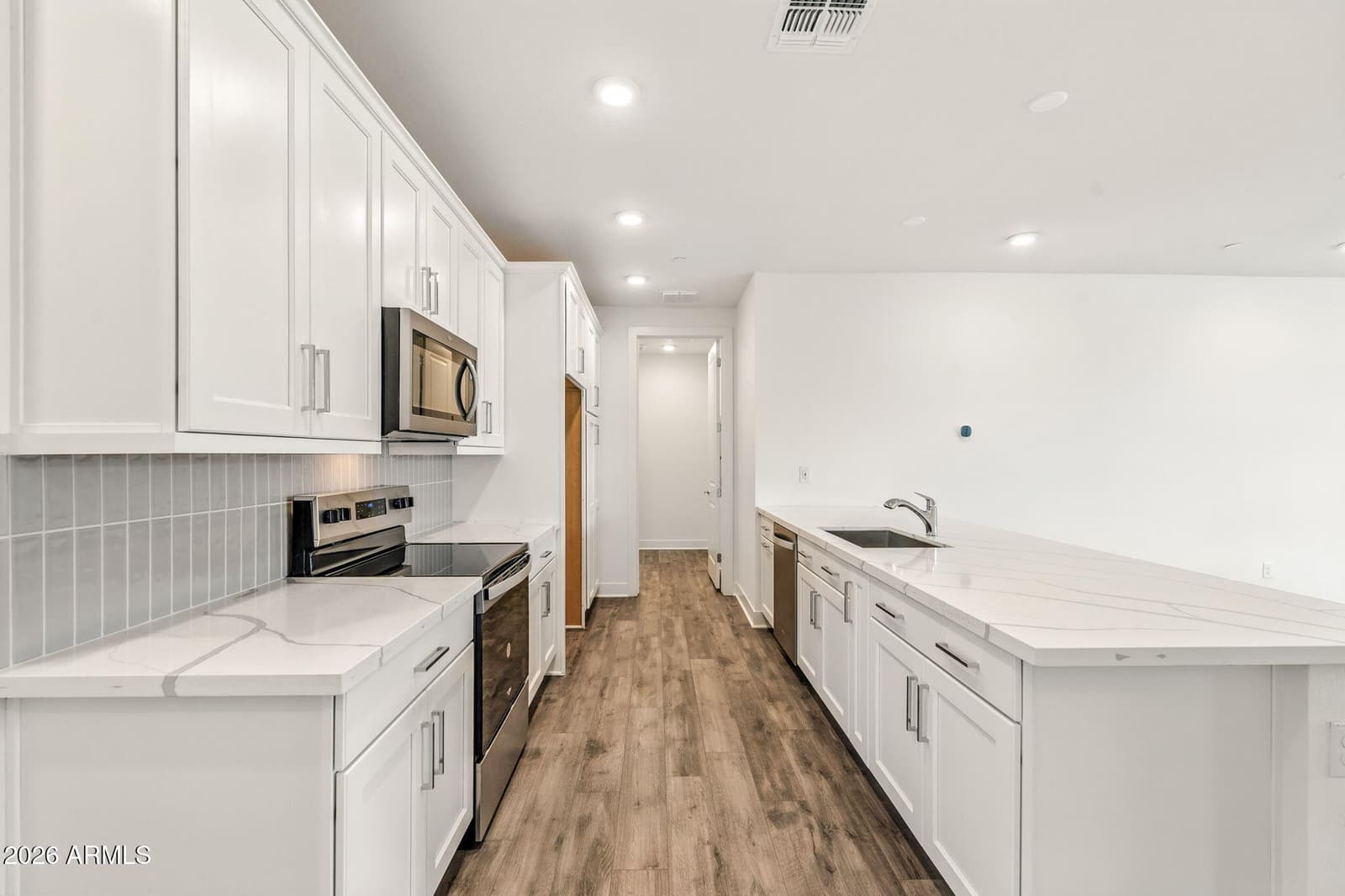 2121 W SONORAN DESERT Drive 59, Phoenix, AZ 85085 — photo 15 of 25