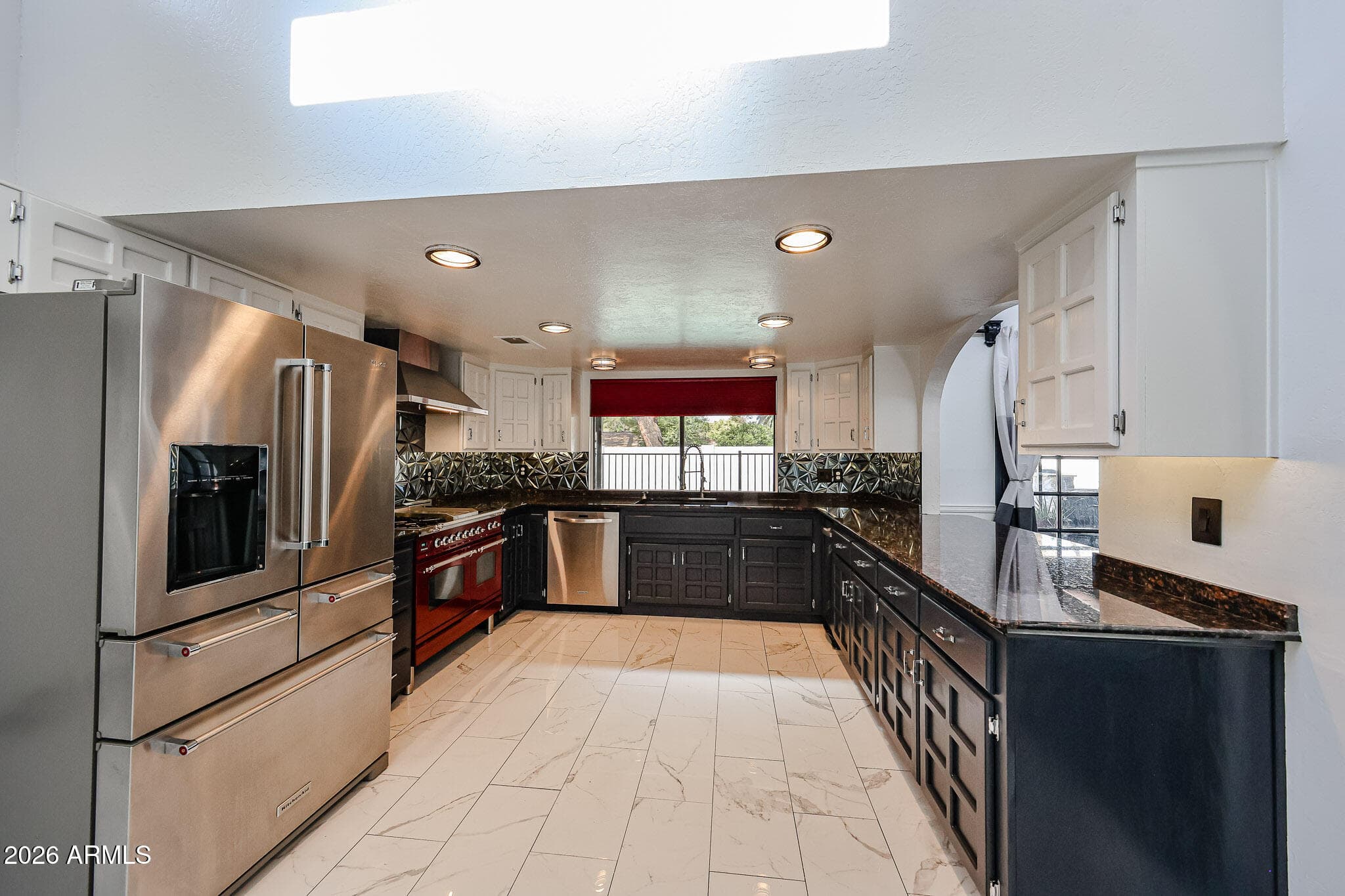 8444 N 7TH Avenue, Phoenix, AZ 85021 — photo 11 of 65