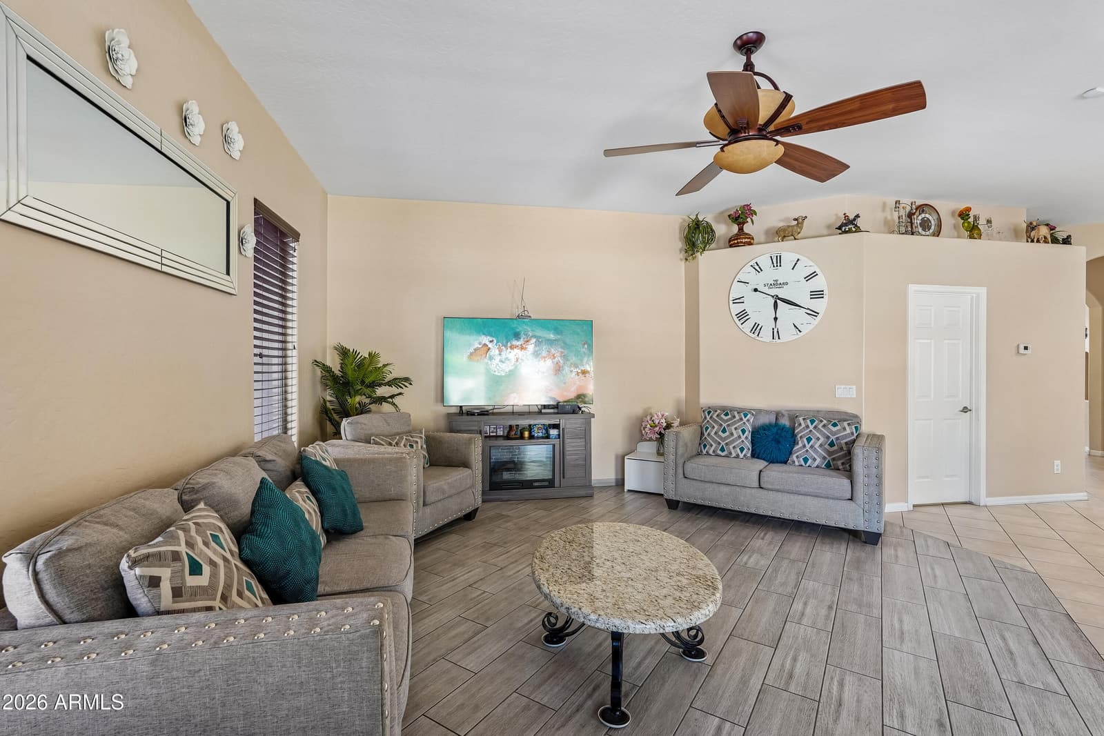 8334 W Marlette Avenue, Glendale, AZ 85305 — photo 9 of 37
