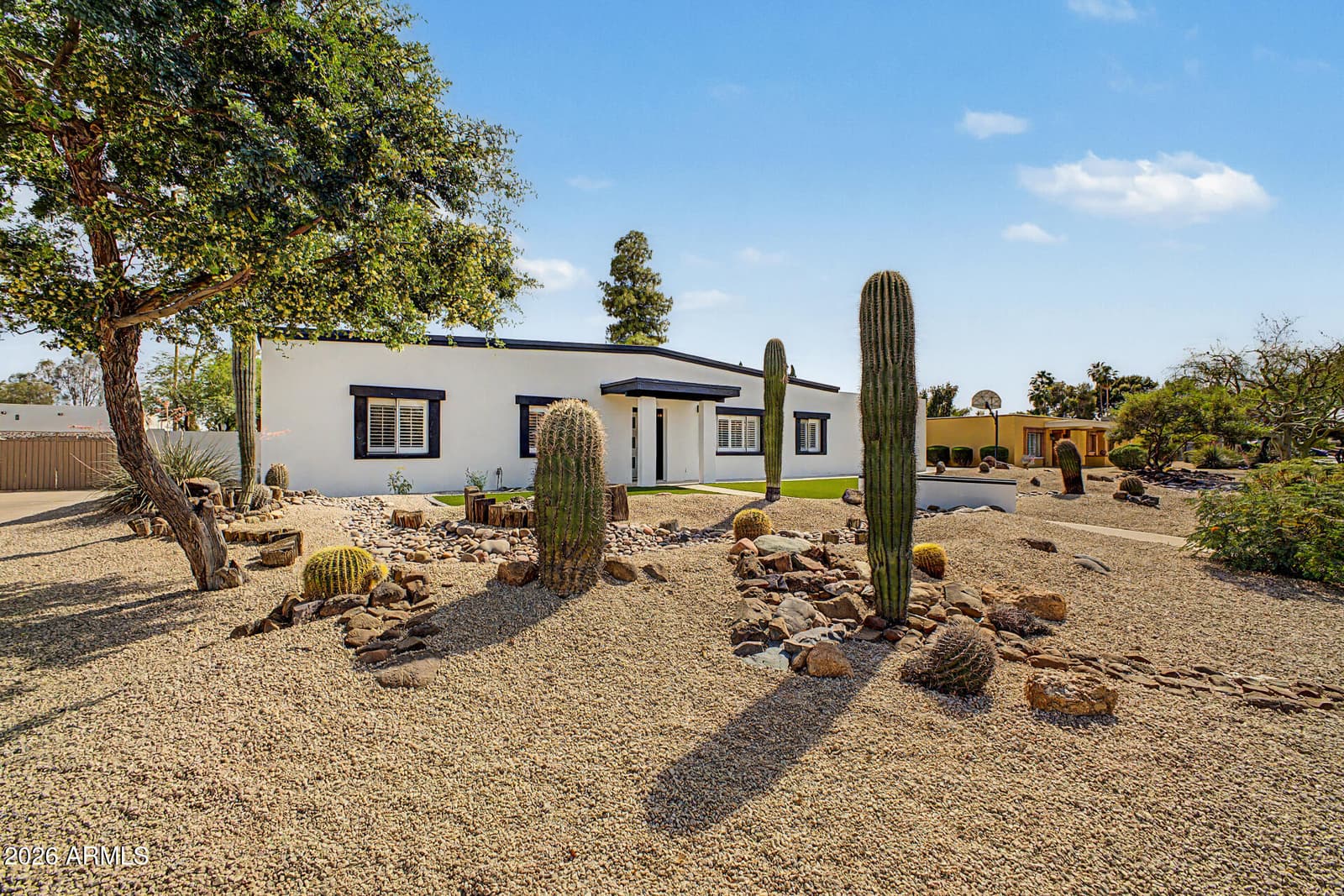 5539 E SWEETWATER Avenue, Scottsdale, AZ 85254 — photo 2 of 36