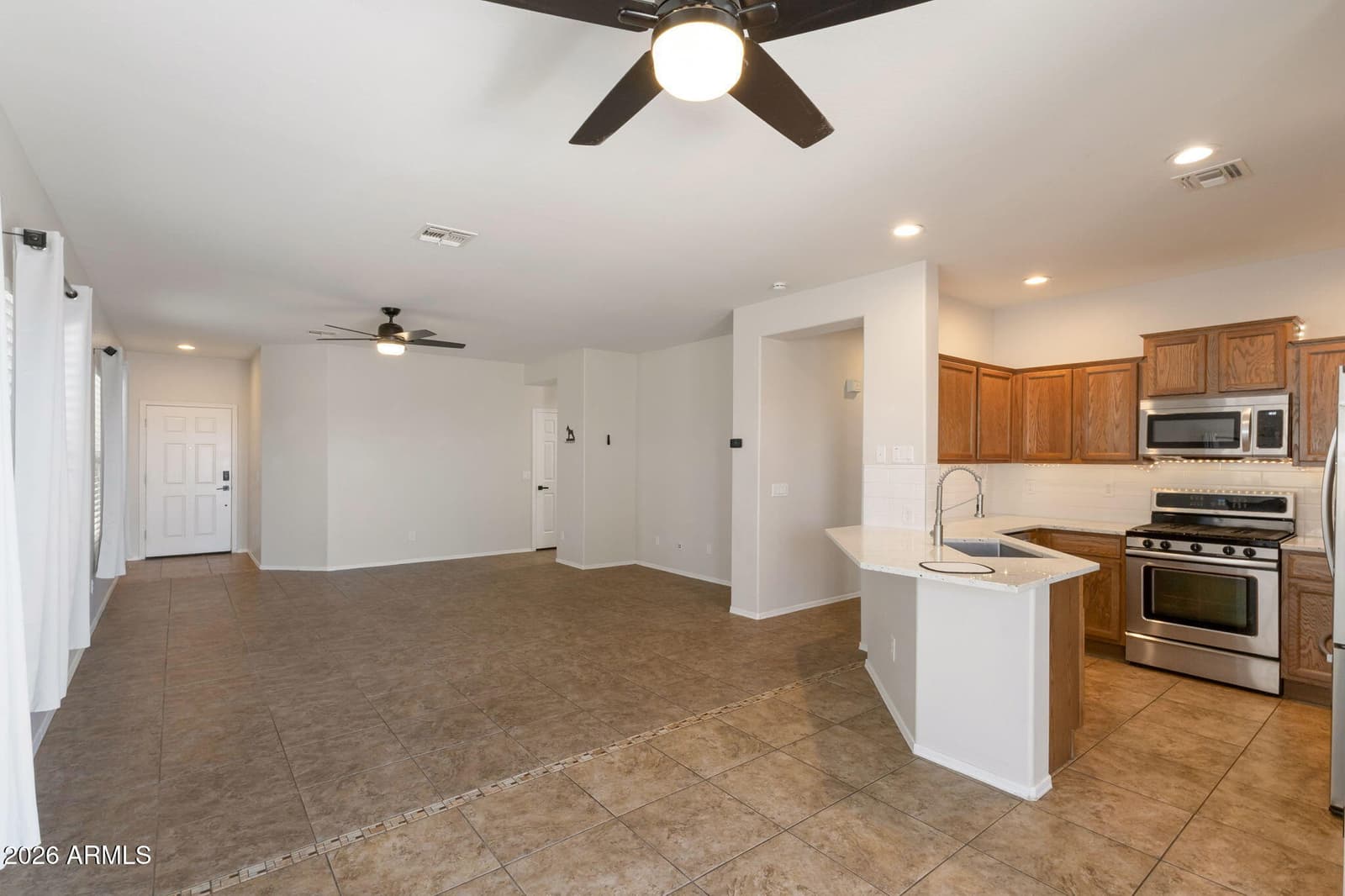 7525 W SPRINGFIELD Way, Florence, AZ 85132 — photo 6 of 31