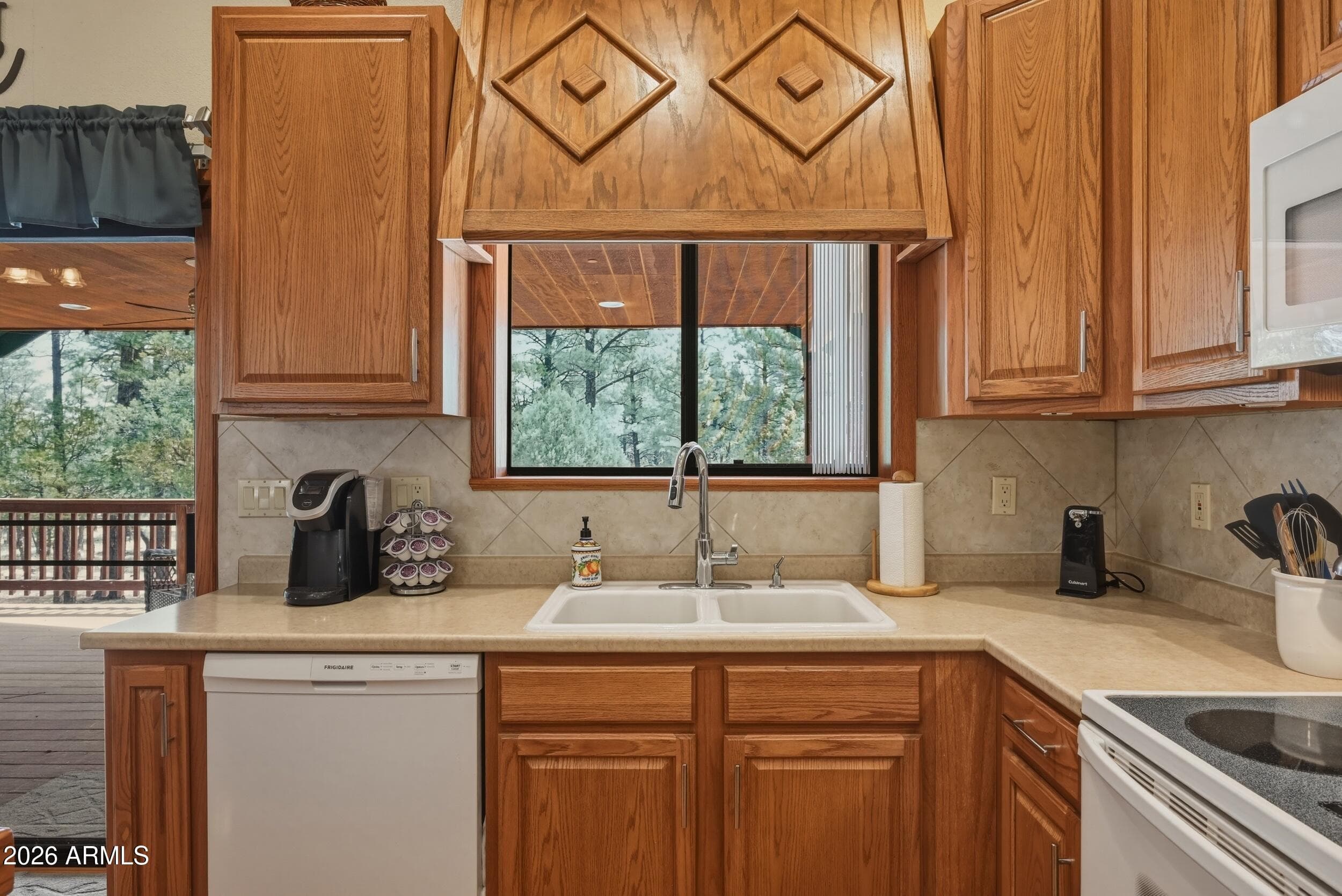 2505 ARAPAHO Drive, Happy Jack, AZ 86024 — photo 18 of 41