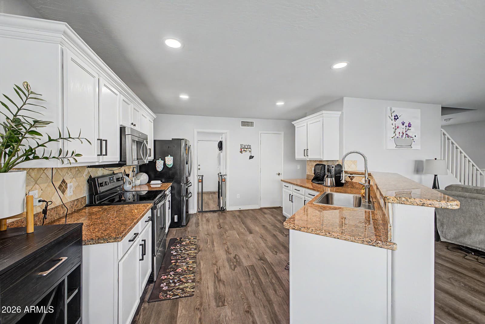 23219 N 21ST Place, Phoenix, AZ 85024 — photo 10 of 33
