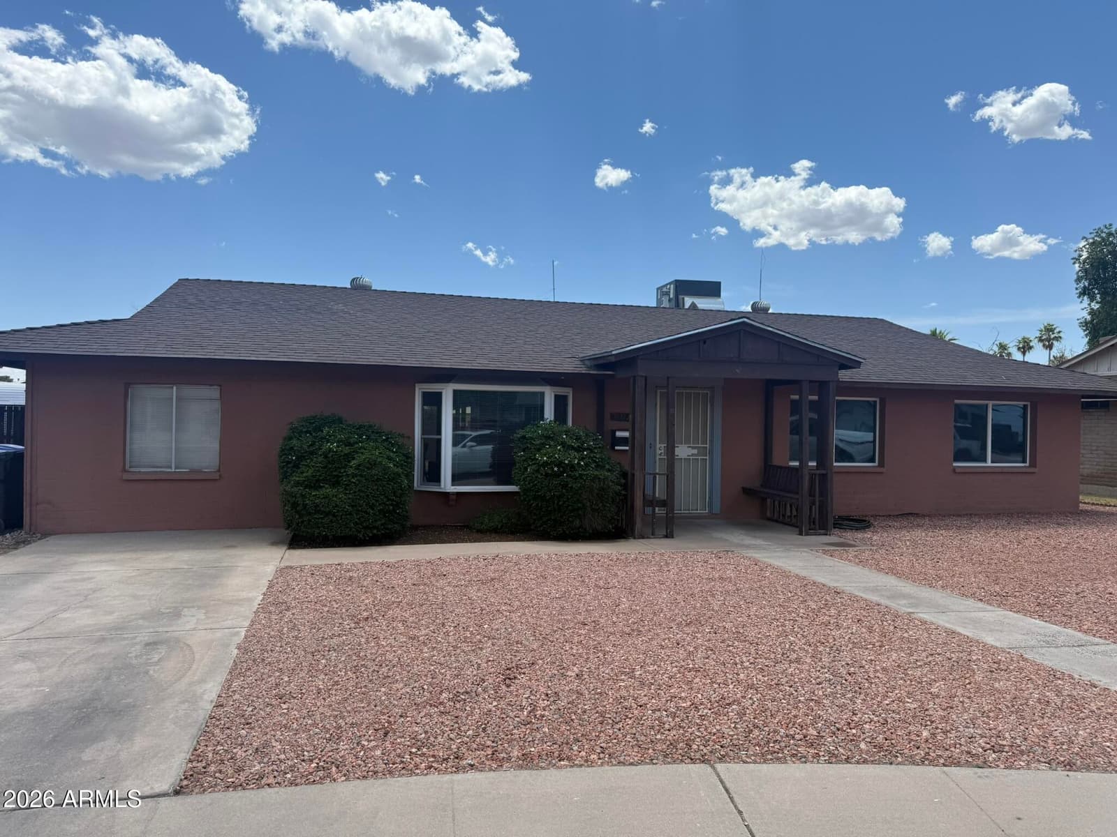 3727 W BANFF Lane, Phoenix, AZ 85053