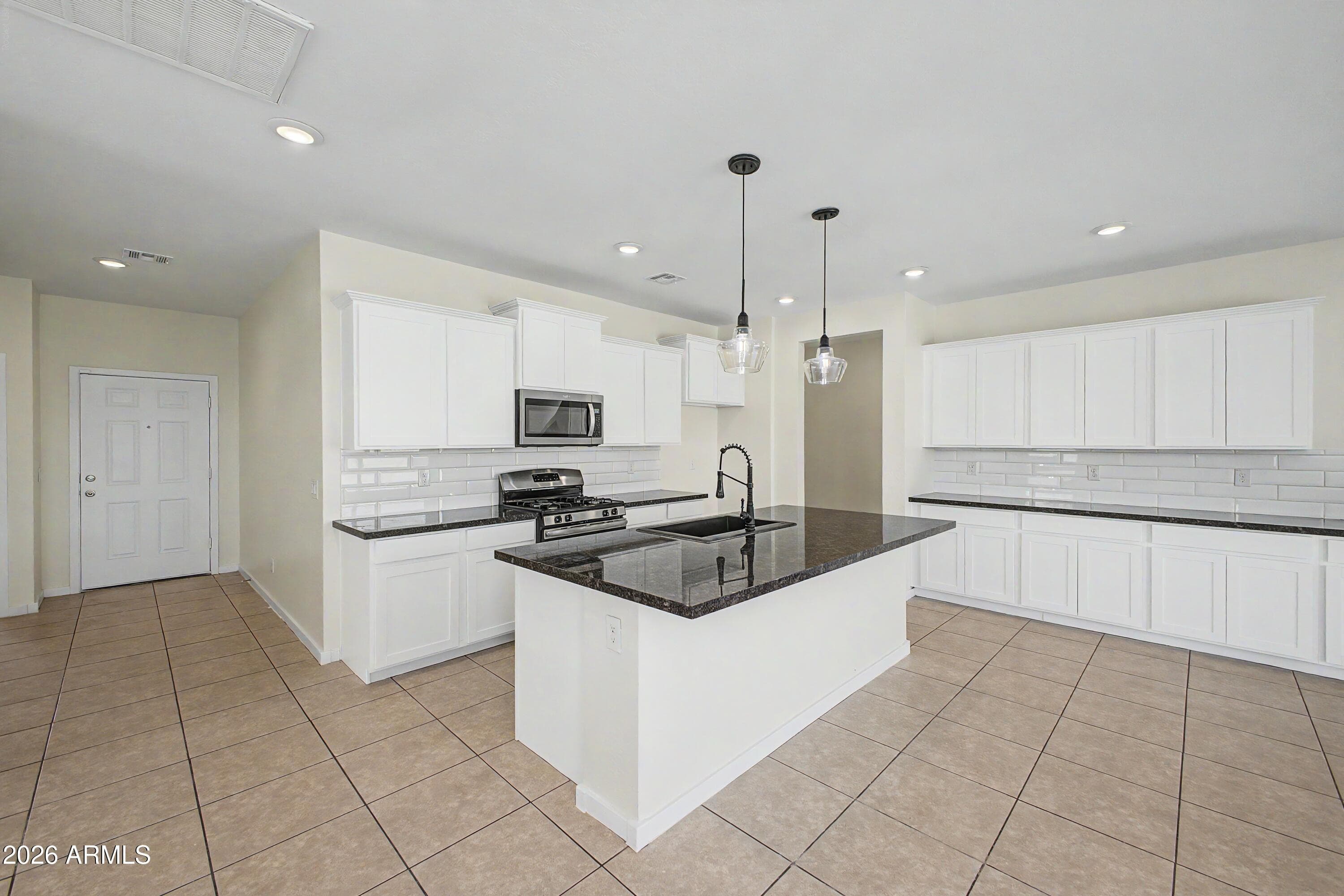 37154 N NAVARRA Road, San Tan Valley, AZ 85140 — photo 4 of 43