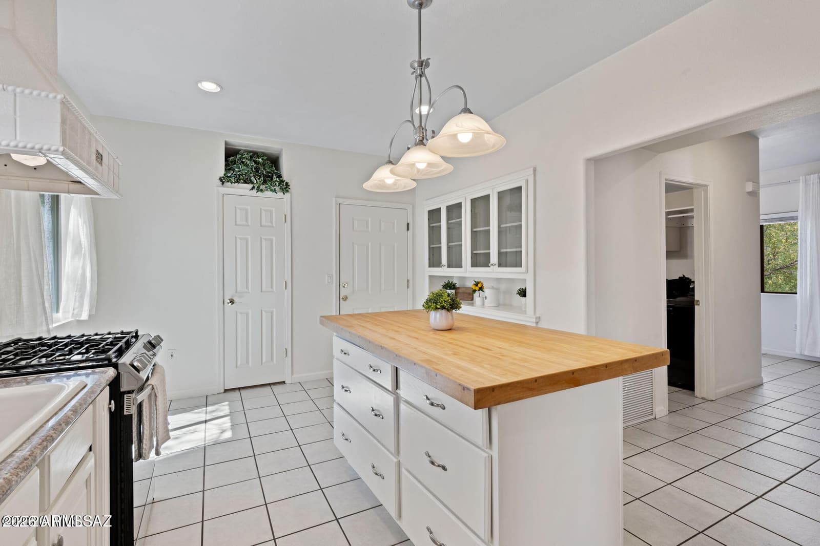 1045 E NUESTRO Street, Oracle, AZ 85623 — photo 10 of 50