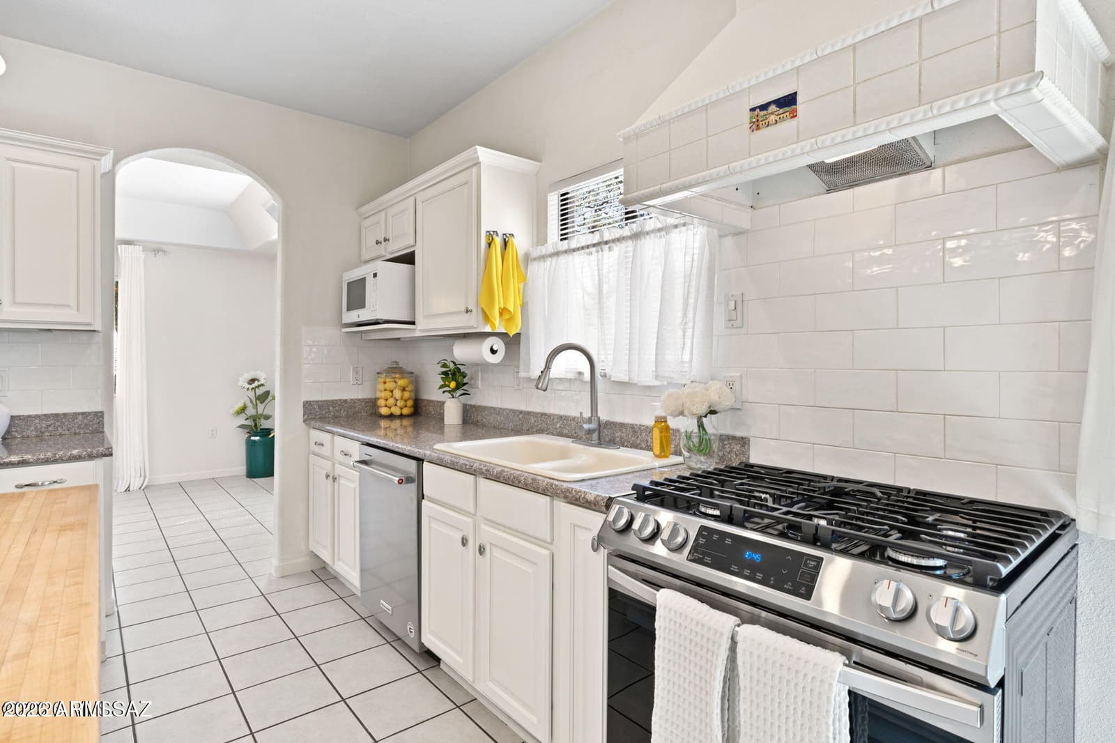 1045 E NUESTRO Street, Oracle, AZ 85623 — photo 15 of 50