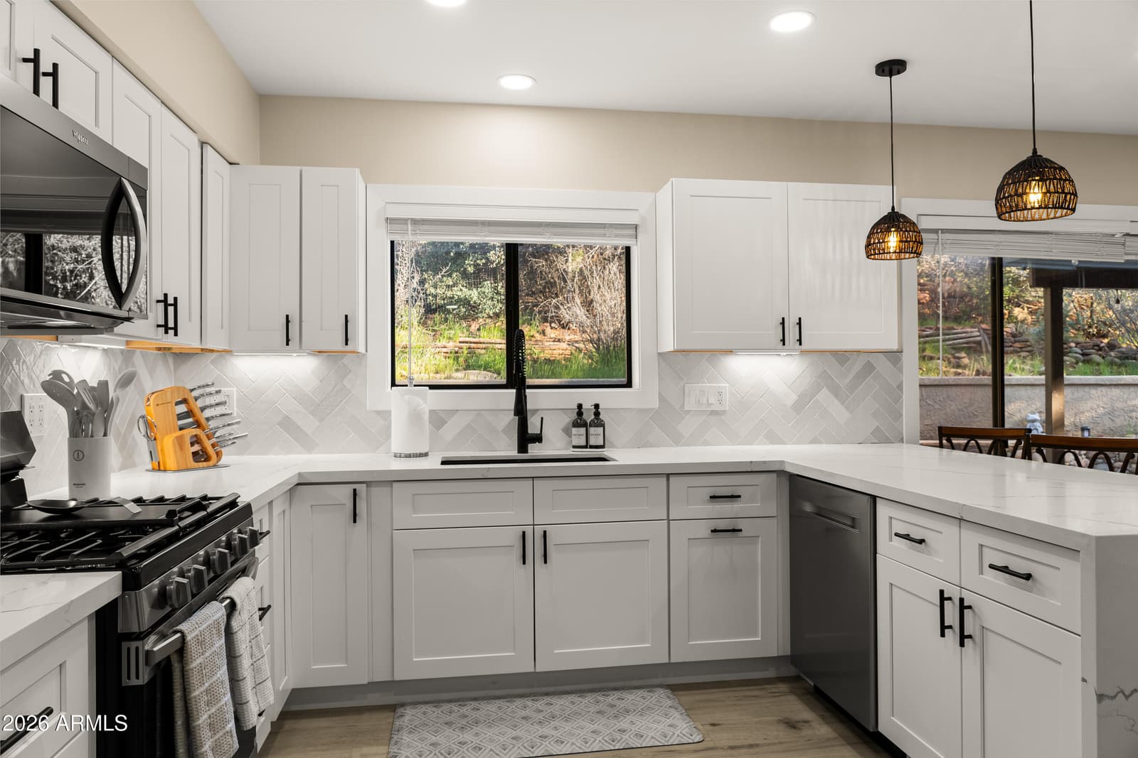 98 DOODLEBUG Road, Sedona, AZ 86336 — photo 16 of 60