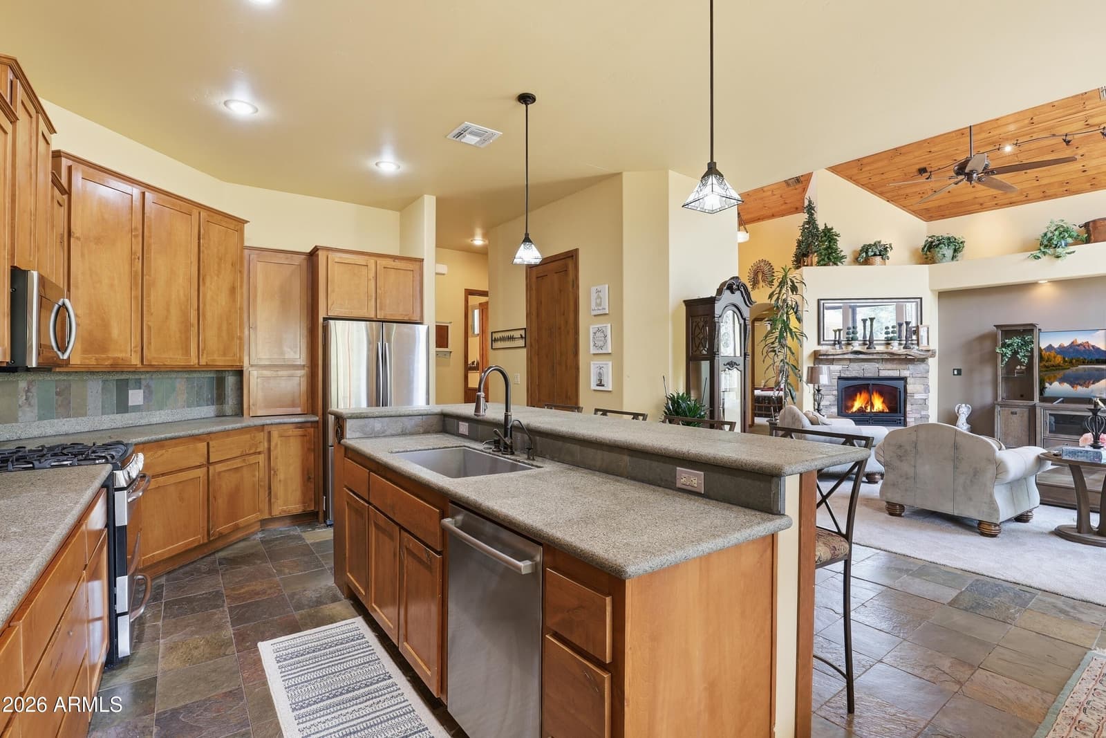 703 N GRAPEVINE Drive, Payson, AZ 85541 — photo 10 of 32