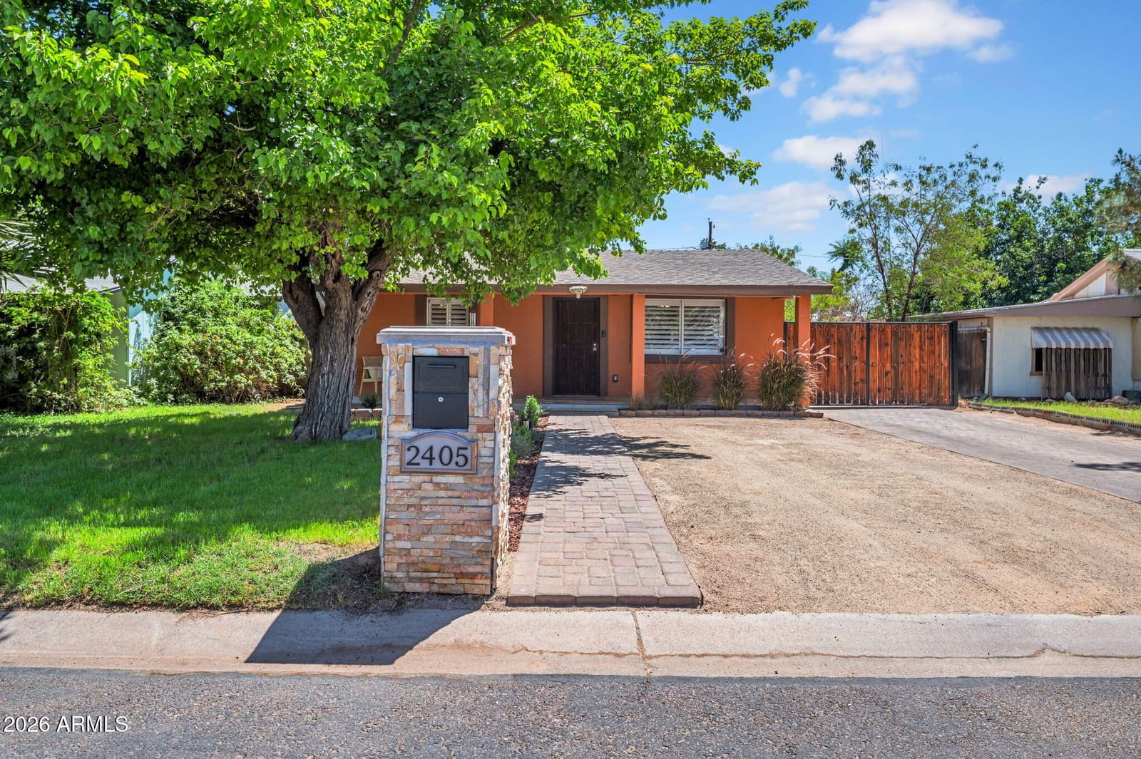 2405 N 27TH Place, Phoenix, AZ 85008