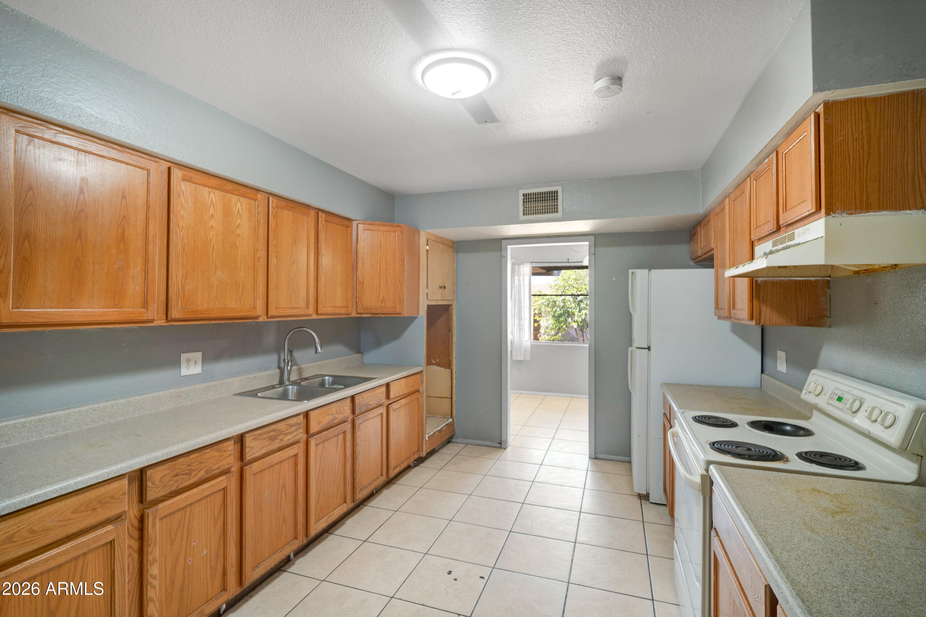 6218 W MEDLOCK Drive, Glendale, AZ 85301 — photo 14 of 36