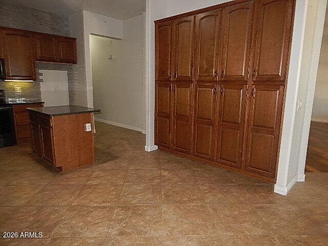 13641 S 180TH Avenue, Goodyear, AZ 85338 — photo 7 of 16