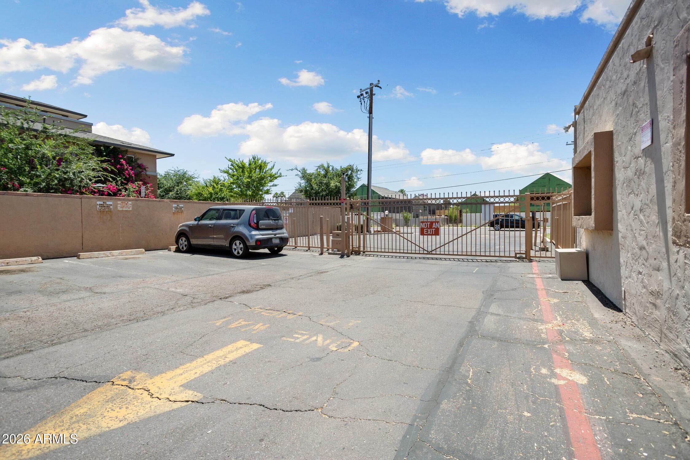 1320 E BETHANY HOME Road 102, Phoenix, AZ 85014 — photo 28 of 30
