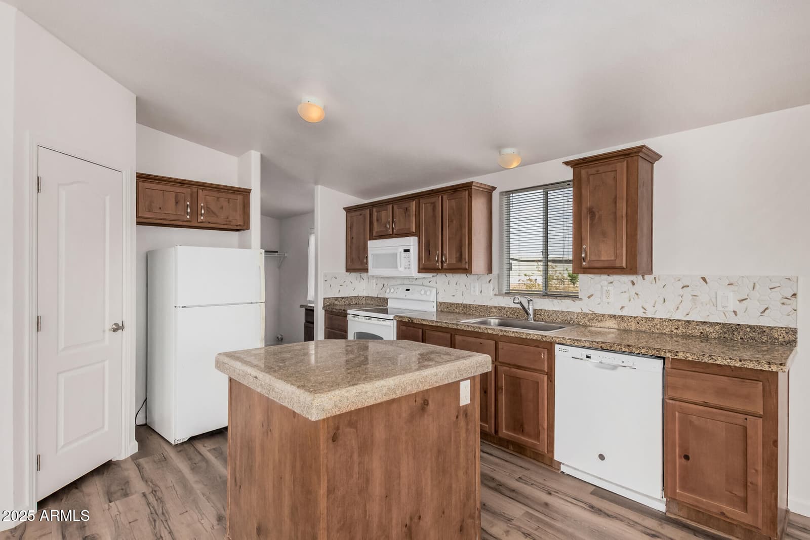 16619 W WINDSTONE Trail, Surprise, AZ 85387 — photo 10 of 32