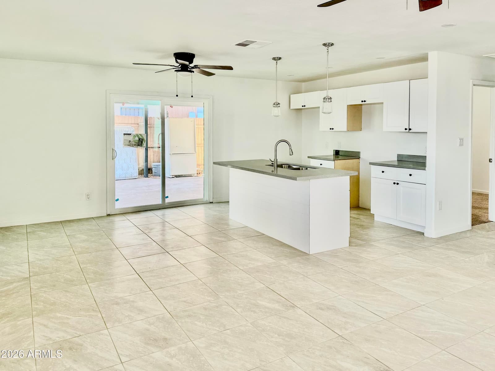 5408 S 19TH Avenue, Phoenix, AZ 85041 — photo 4 of 15
