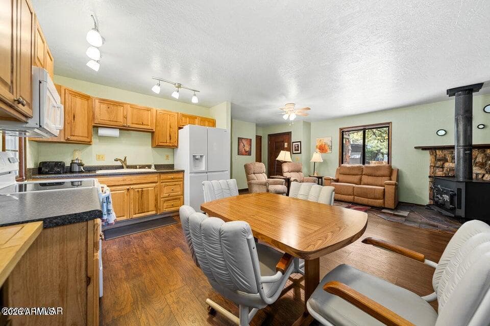 5801 APACHE Trail, Pinetop, AZ 85935 — photo 14 of 40