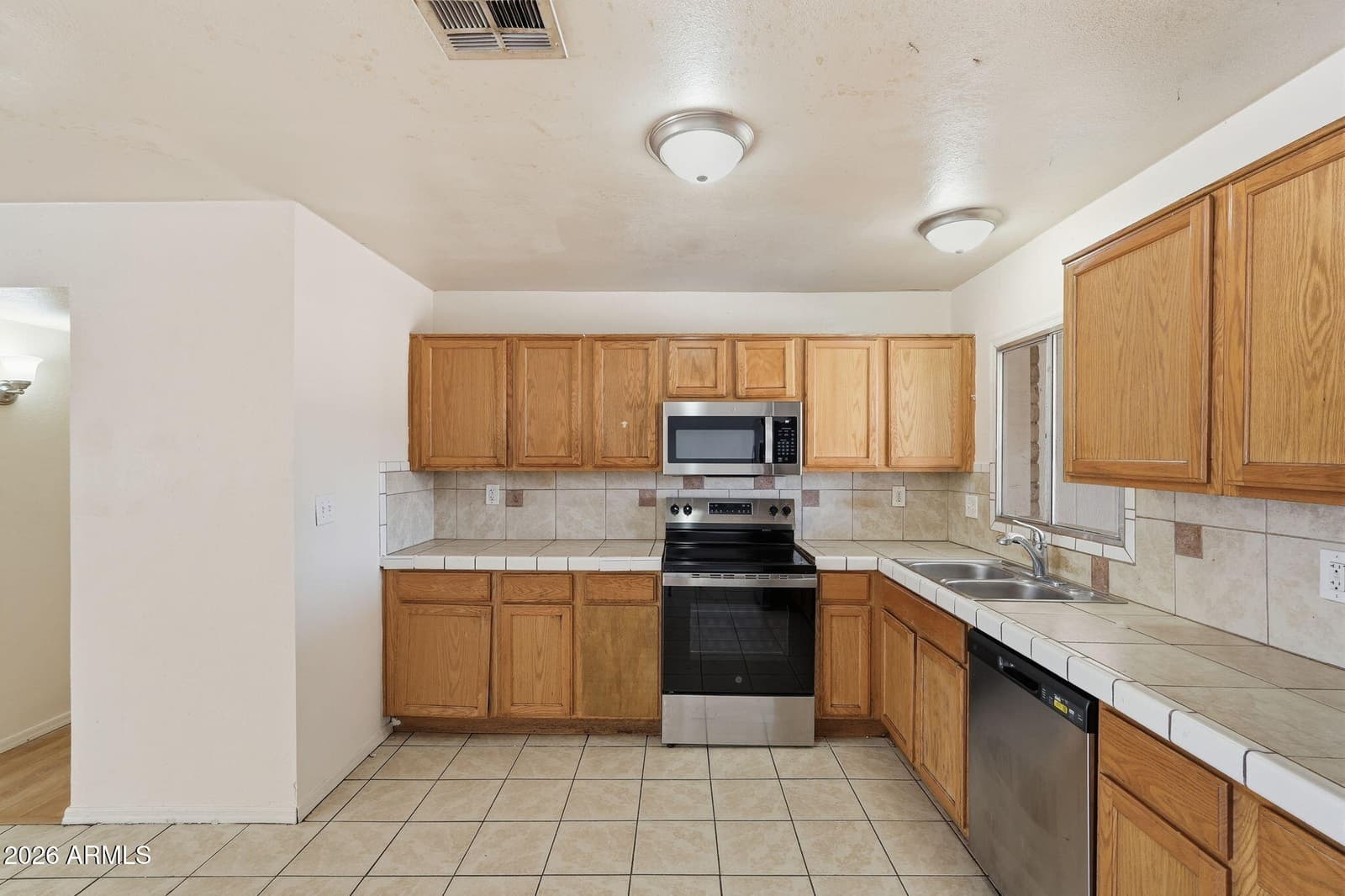 6452 W THOMAS Road, Phoenix, AZ 85033 — photo 10 of 29