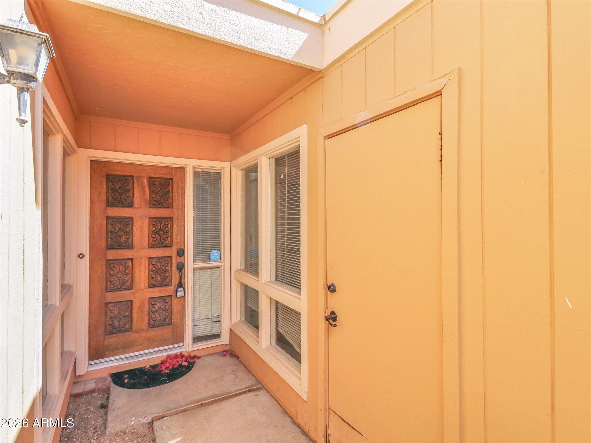 1010 E BECKER Lane, Phoenix, AZ 85020 — photo 4 of 35