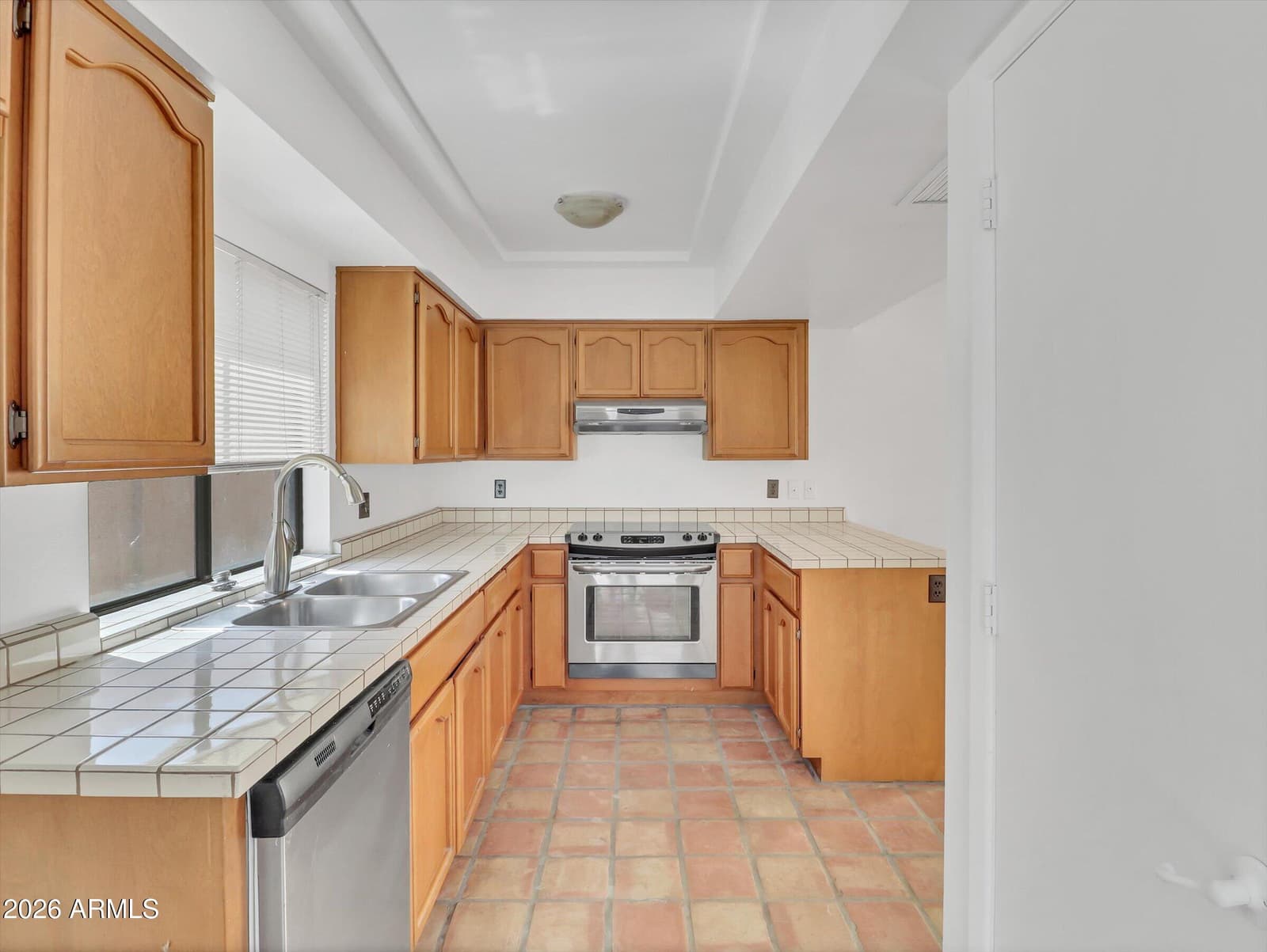1010 E BECKER Lane, Phoenix, AZ 85020 — photo 19 of 35