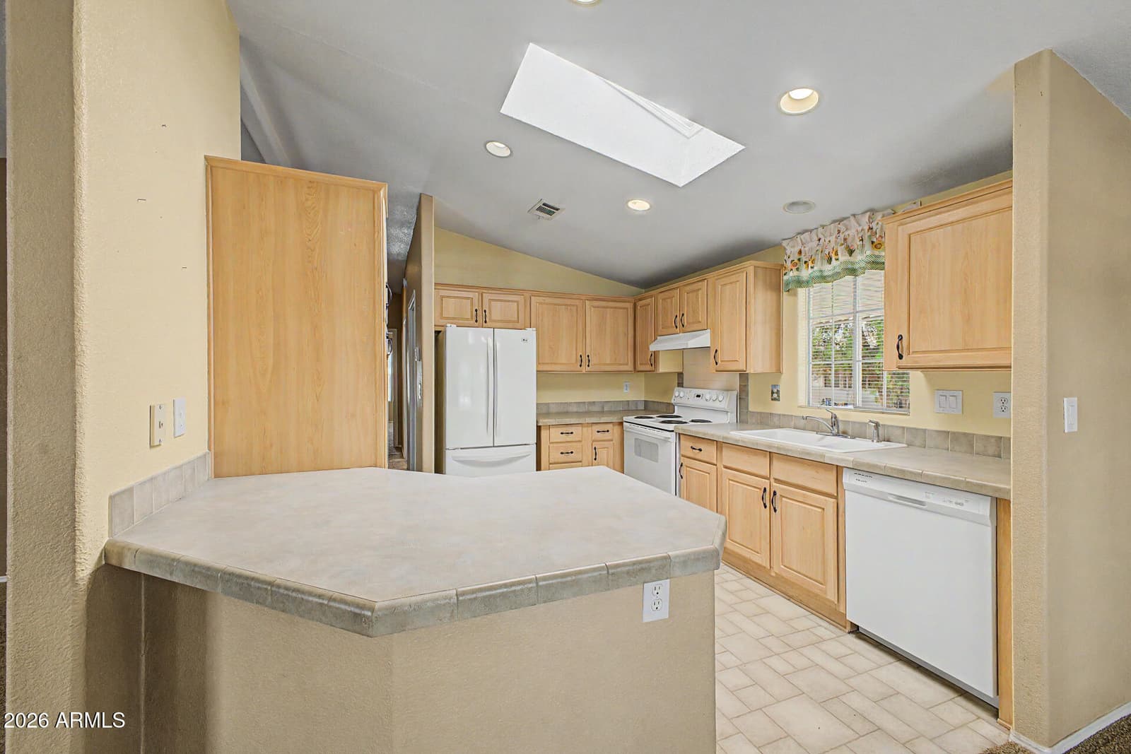 201 S GREENFIELD Road 74, Mesa, AZ 85206 — photo 18 of 42