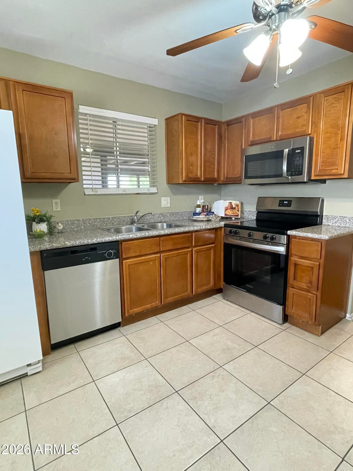 938 S PALO VERDE Drive, Apache Junction, AZ 85120 — photo 9 of 31