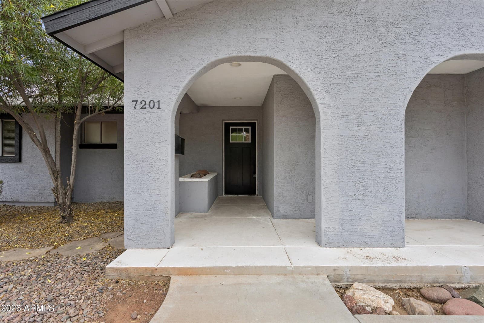 7201 N 16TH Drive, Phoenix, AZ 85021 — photo 8 of 36