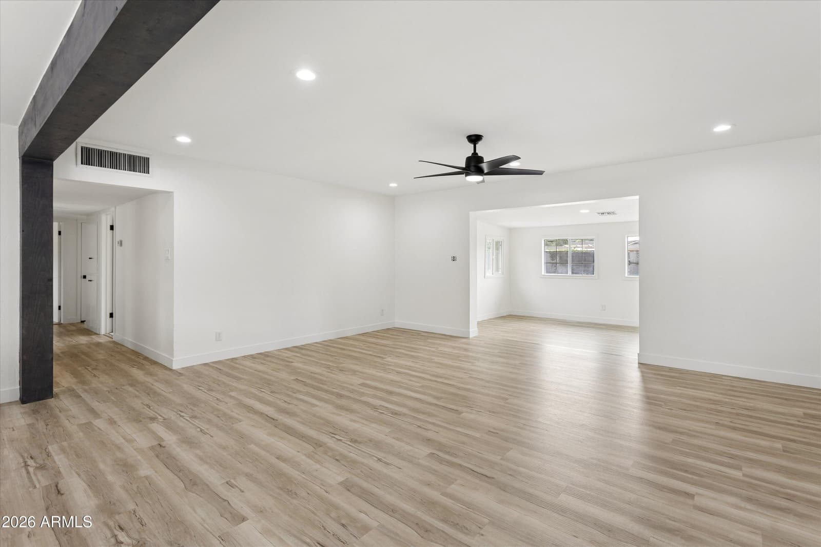 7201 N 16TH Drive, Phoenix, AZ 85021 — photo 10 of 36