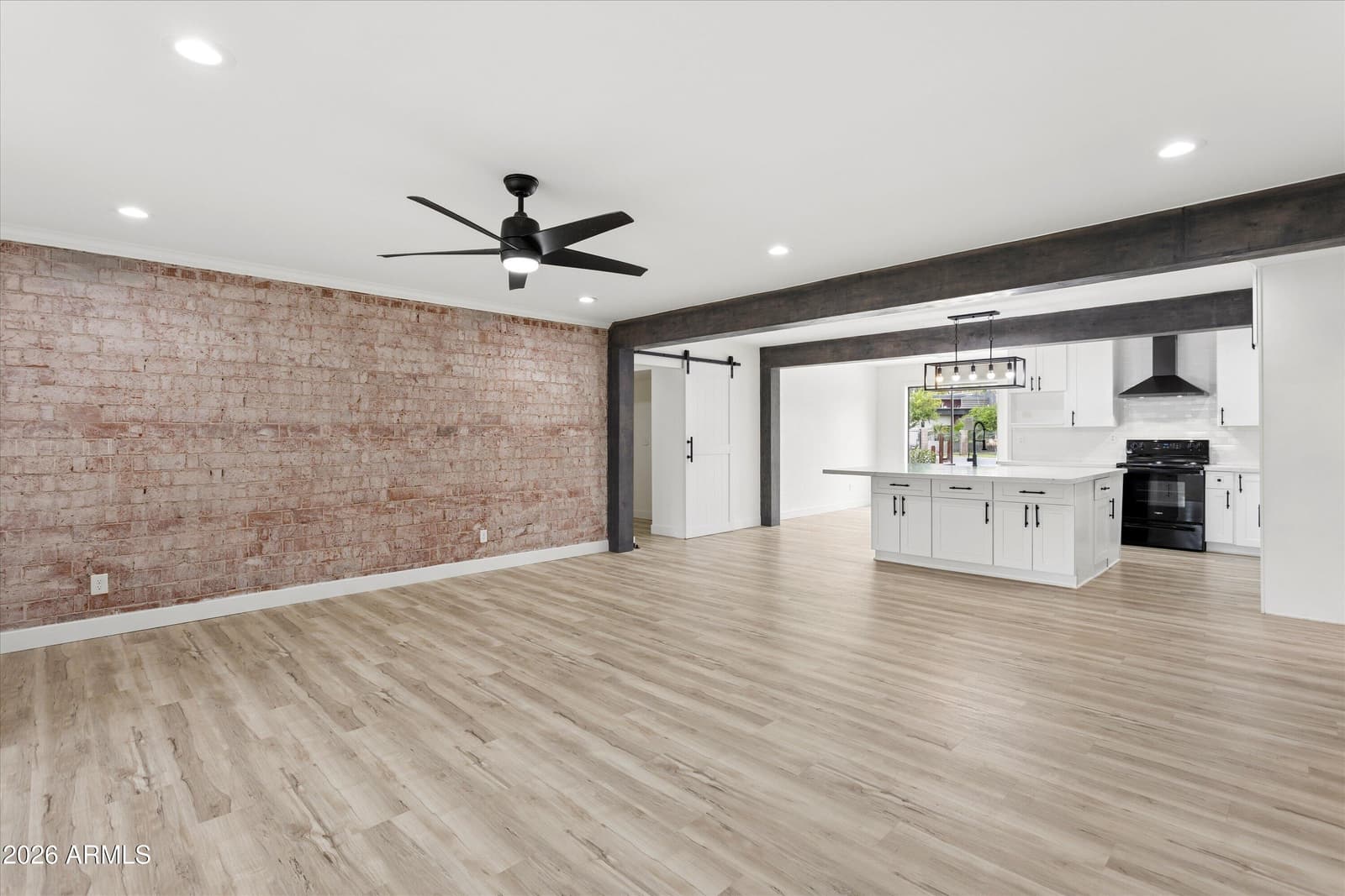 7201 N 16TH Drive, Phoenix, AZ 85021 — photo 2 of 36