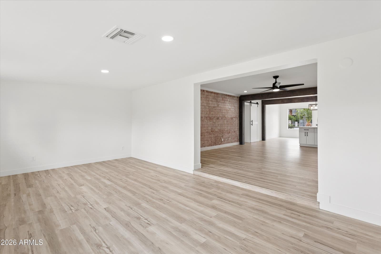 7201 N 16TH Drive, Phoenix, AZ 85021 — photo 11 of 36