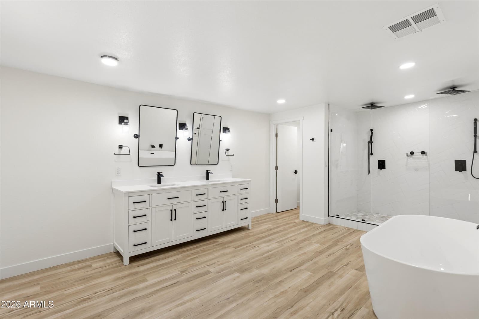 7201 N 16TH Drive, Phoenix, AZ 85021 — photo 3 of 36