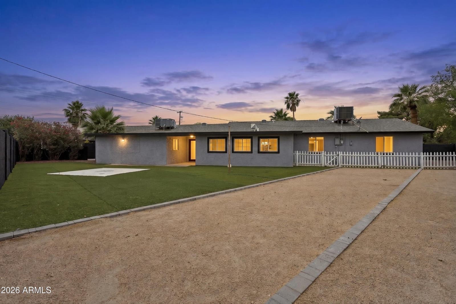 7201 N 16TH Drive, Phoenix, AZ 85021 — photo 4 of 36