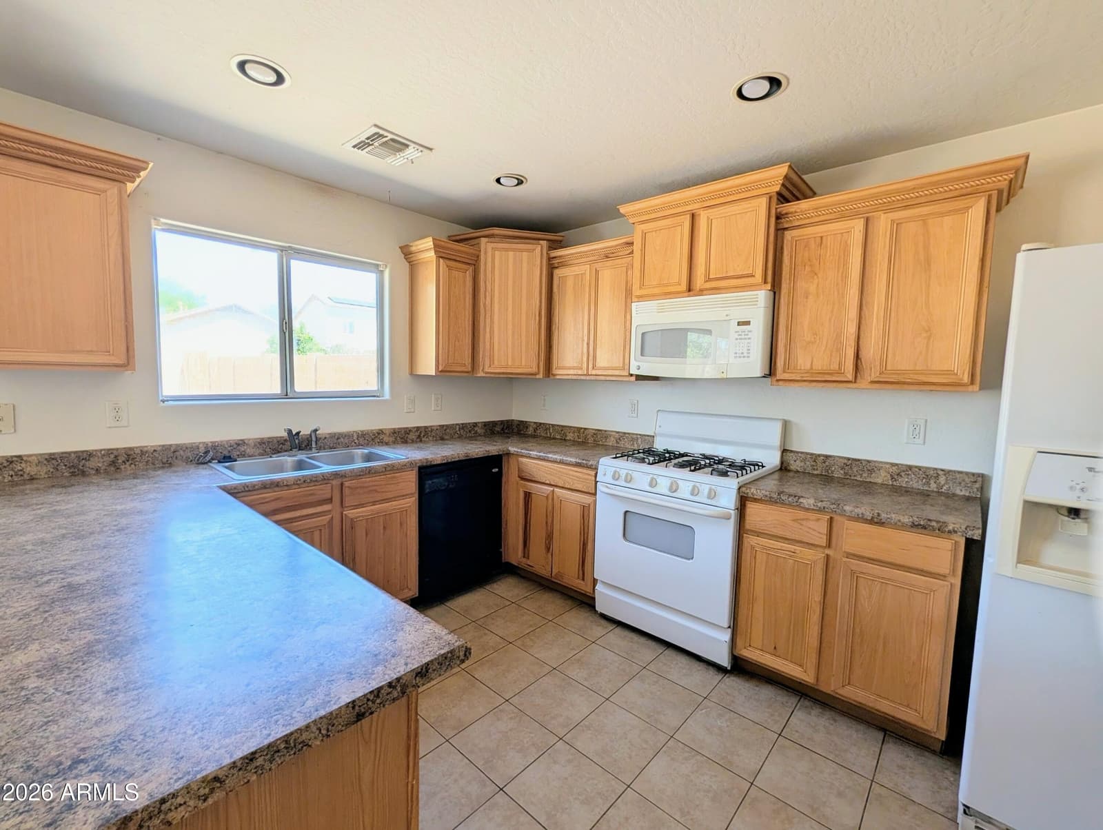 712 W BALDWIN Loop, Coolidge, AZ 85128 — photo 7 of 21