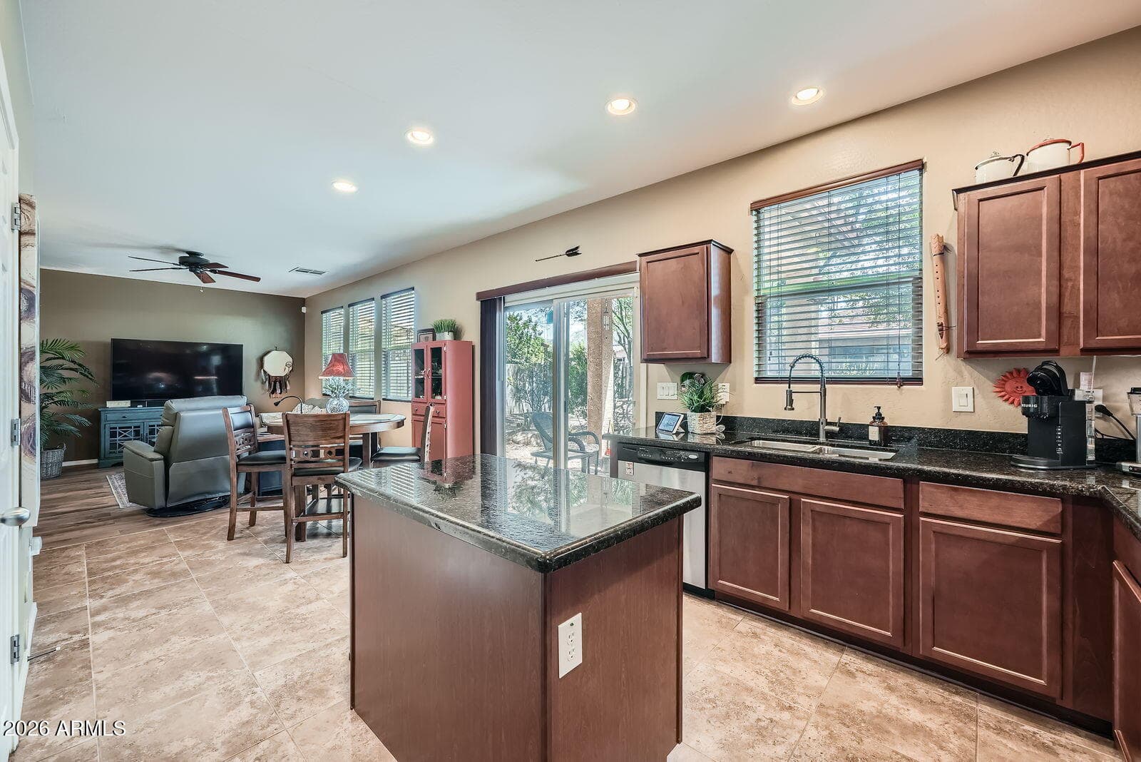 2323 W ALICIA Drive, Phoenix, AZ 85041 — photo 5 of 23