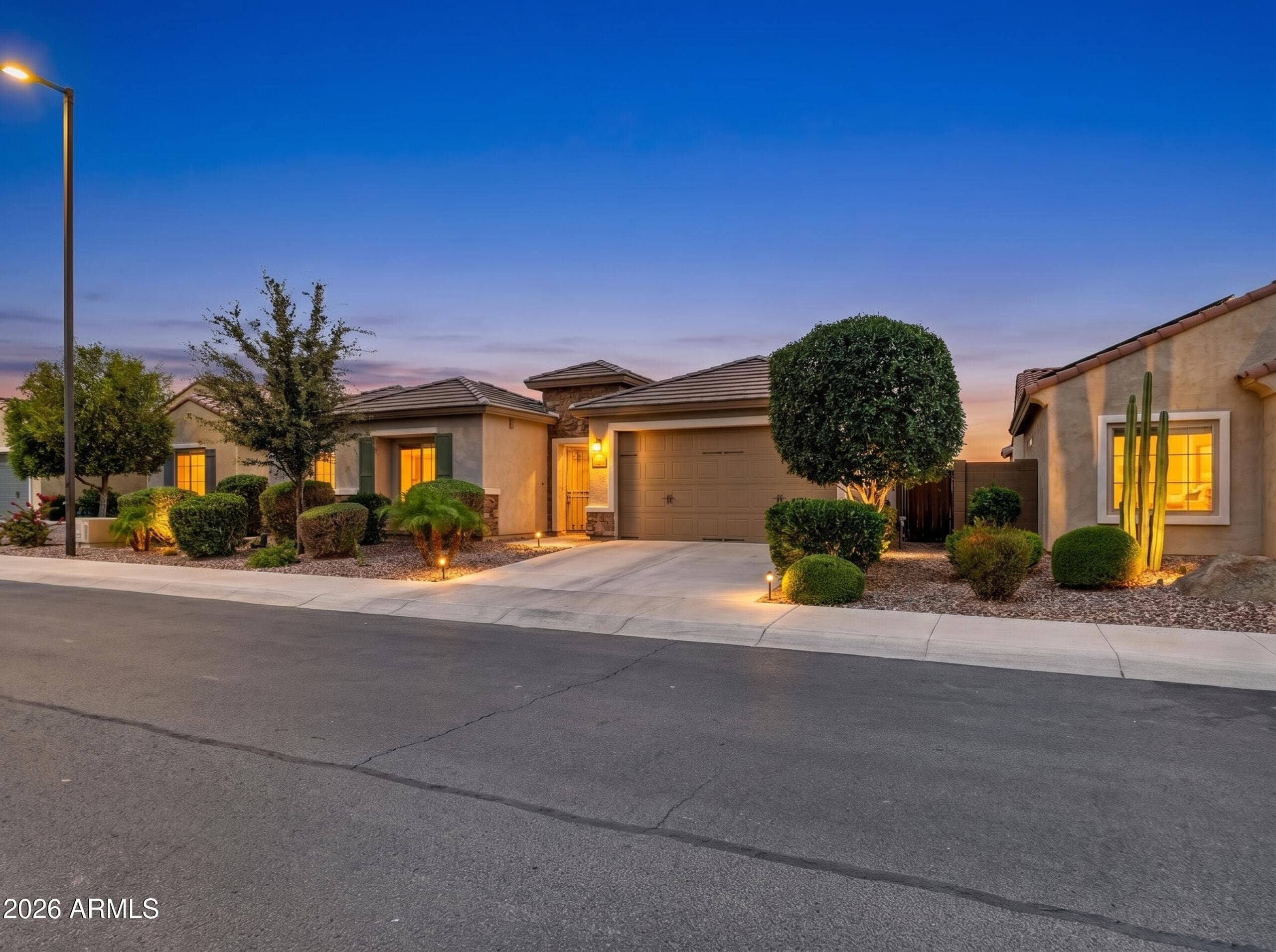 3864 N HUNTINGTON Drive, Florence, AZ 85132 — photo 1 of 44