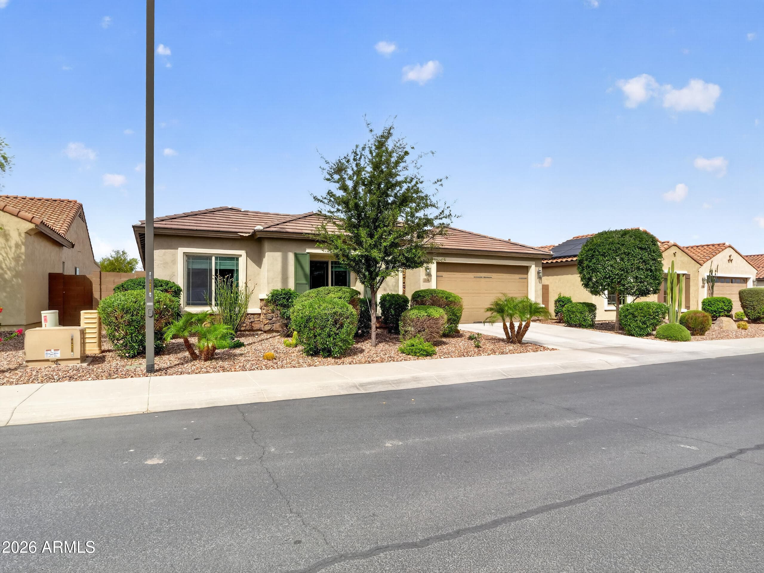 3864 N HUNTINGTON Drive, Florence, AZ 85132 — photo 7 of 44