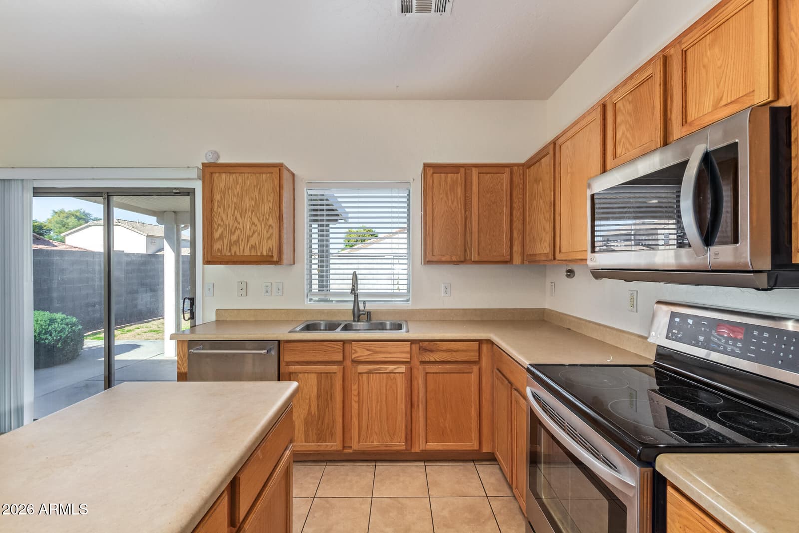 1924 E ANDALUSIAN Loop, San Tan Valley, AZ 85140 — photo 9 of 36