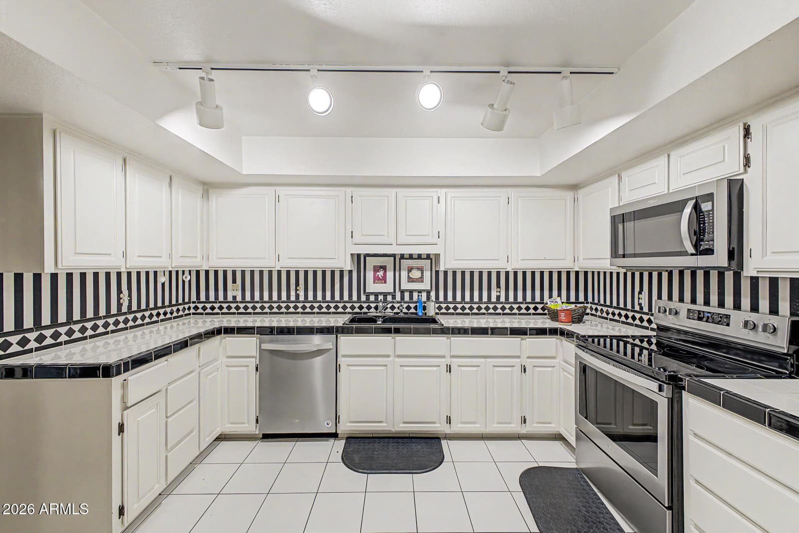 5102 N 31ST Place 412, Phoenix, AZ 85016 — photo 12 of 39