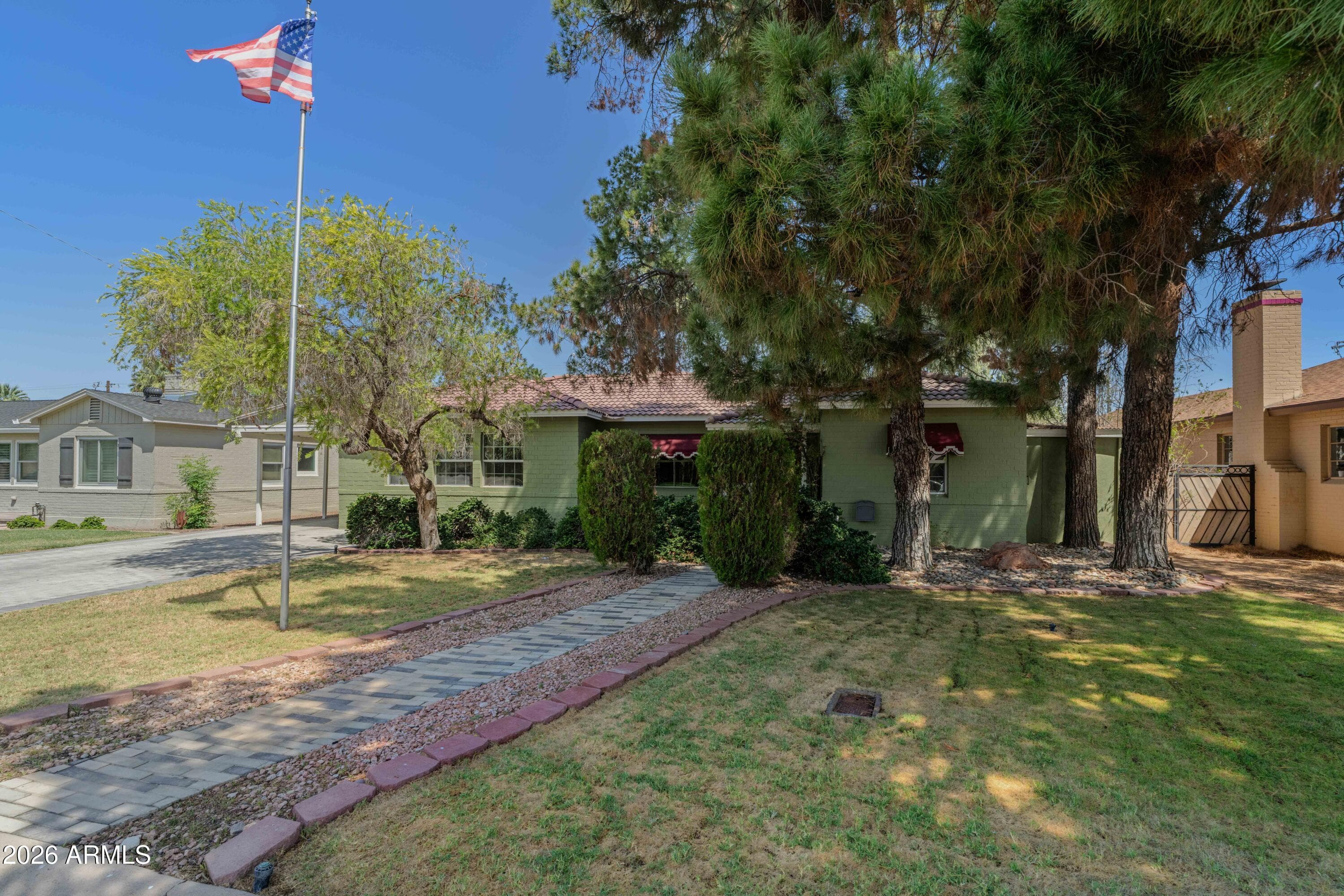 1268 E EDGEMONT Avenue, Phoenix, AZ 85006 — photo 1 of 31