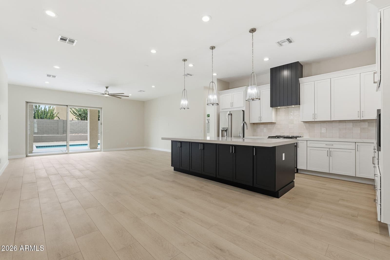 8006 W WHYMAN Avenue, Phoenix, AZ 85043 — photo 5 of 49