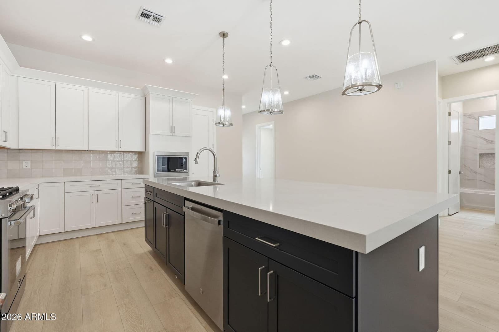 8006 W WHYMAN Avenue, Phoenix, AZ 85043 — photo 11 of 49