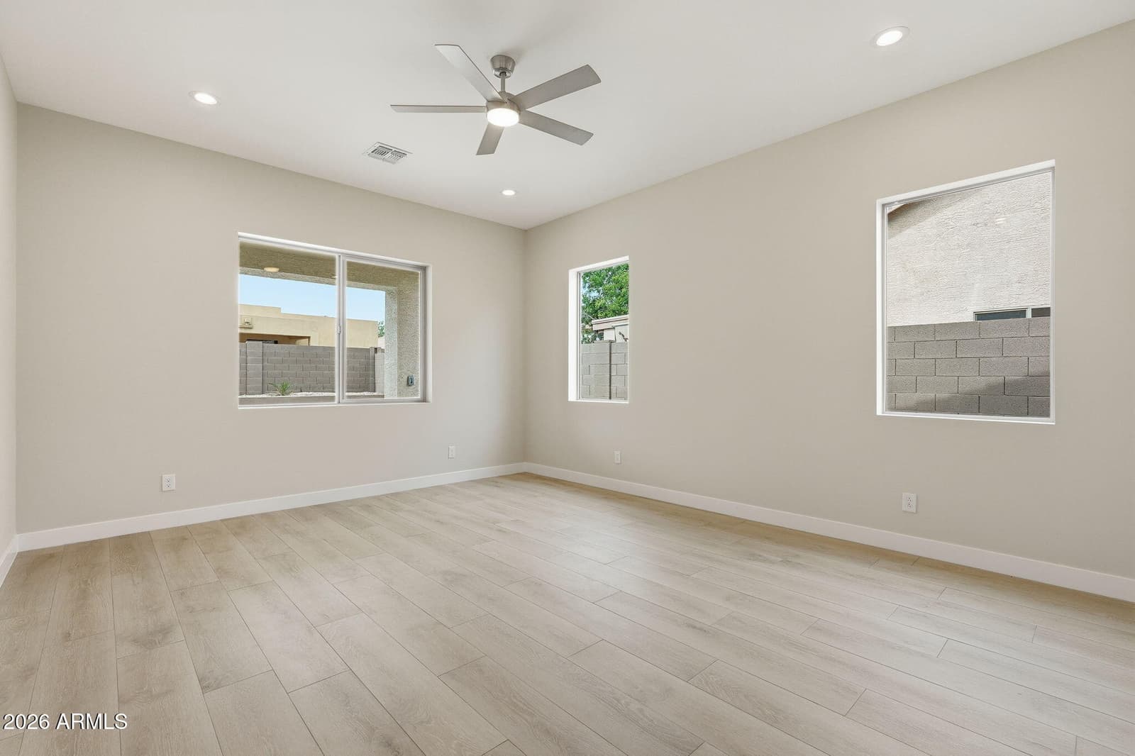8006 W WHYMAN Avenue, Phoenix, AZ 85043 — photo 21 of 49