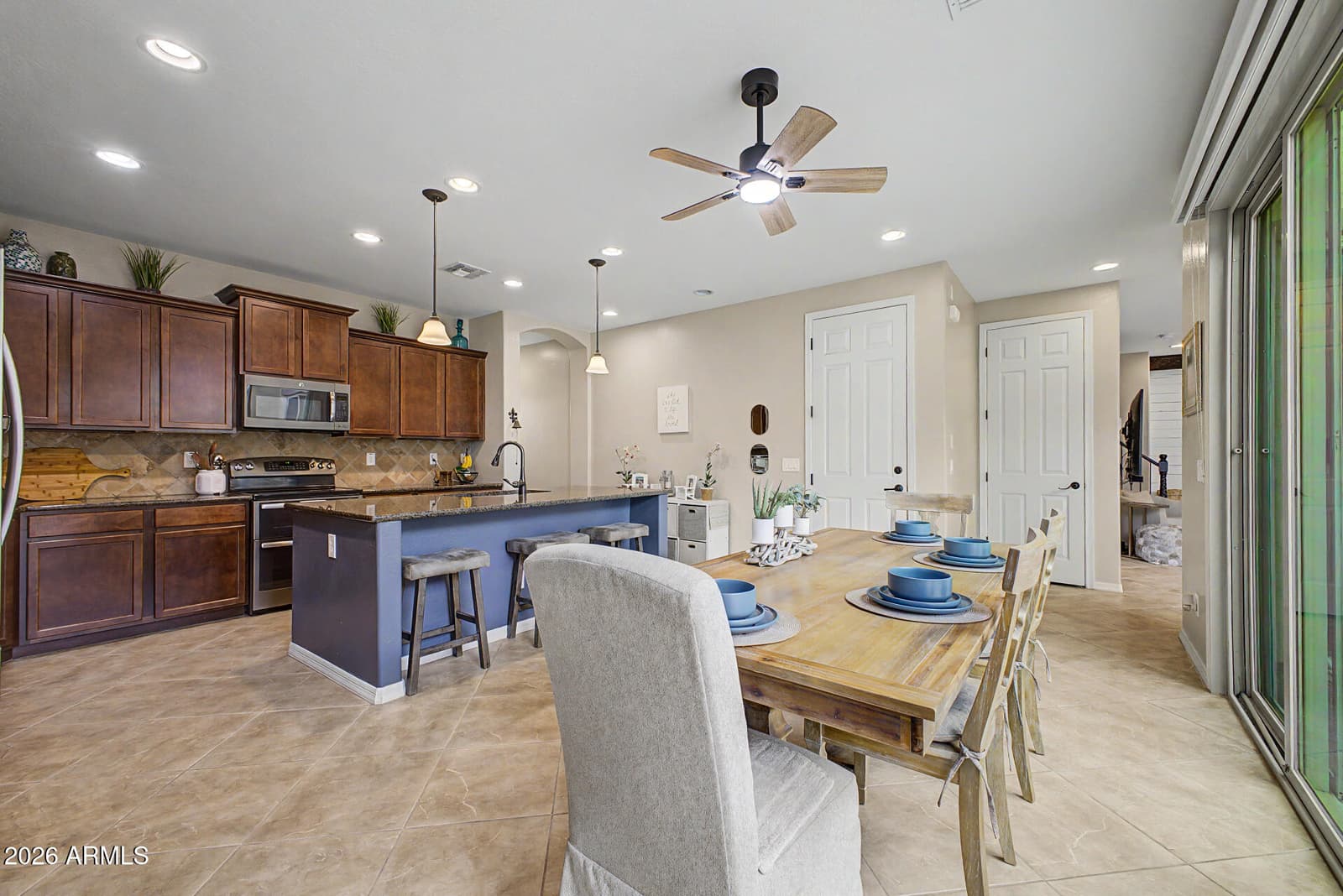 914 S OSBORN Lane, Gilbert, AZ 85296 — photo 13 of 36