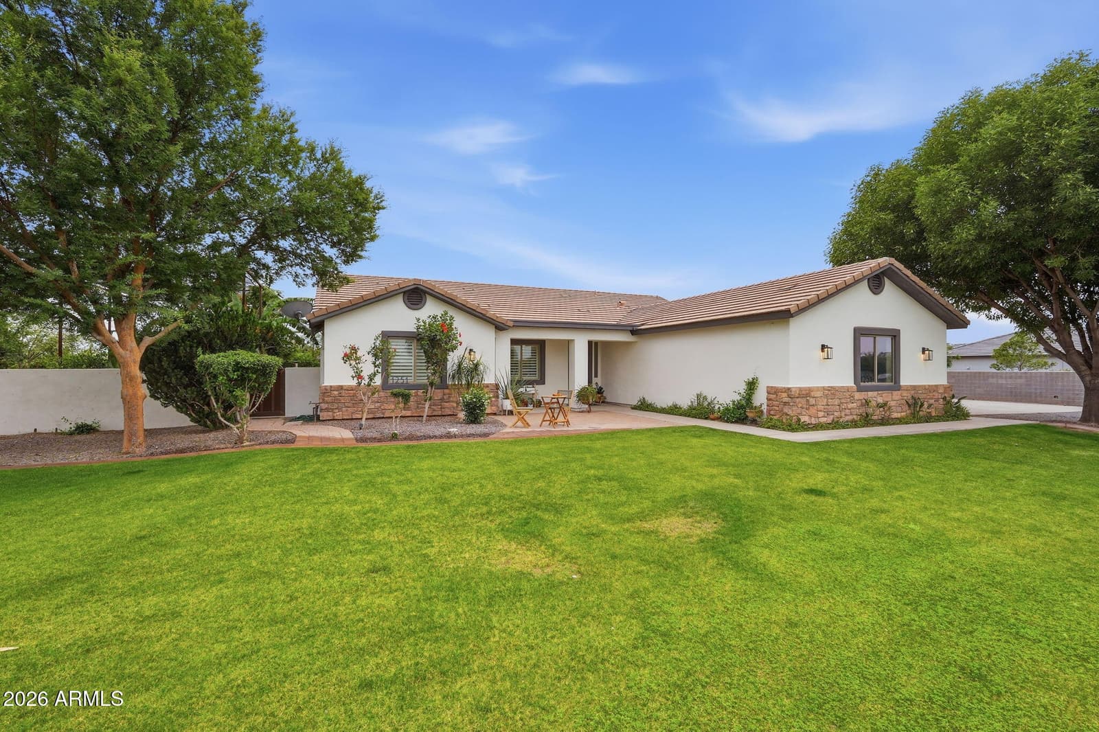 1251 E LOVELAND Lane, San Tan Valley, AZ 85140 — photo 10 of 110