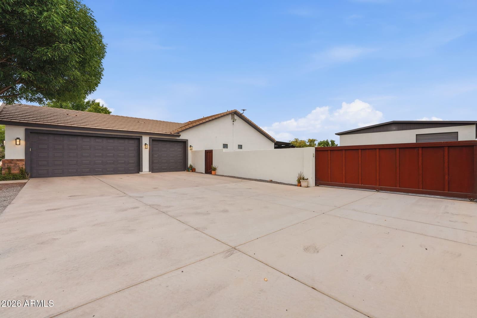 1251 E LOVELAND Lane, San Tan Valley, AZ 85140 — photo 14 of 110