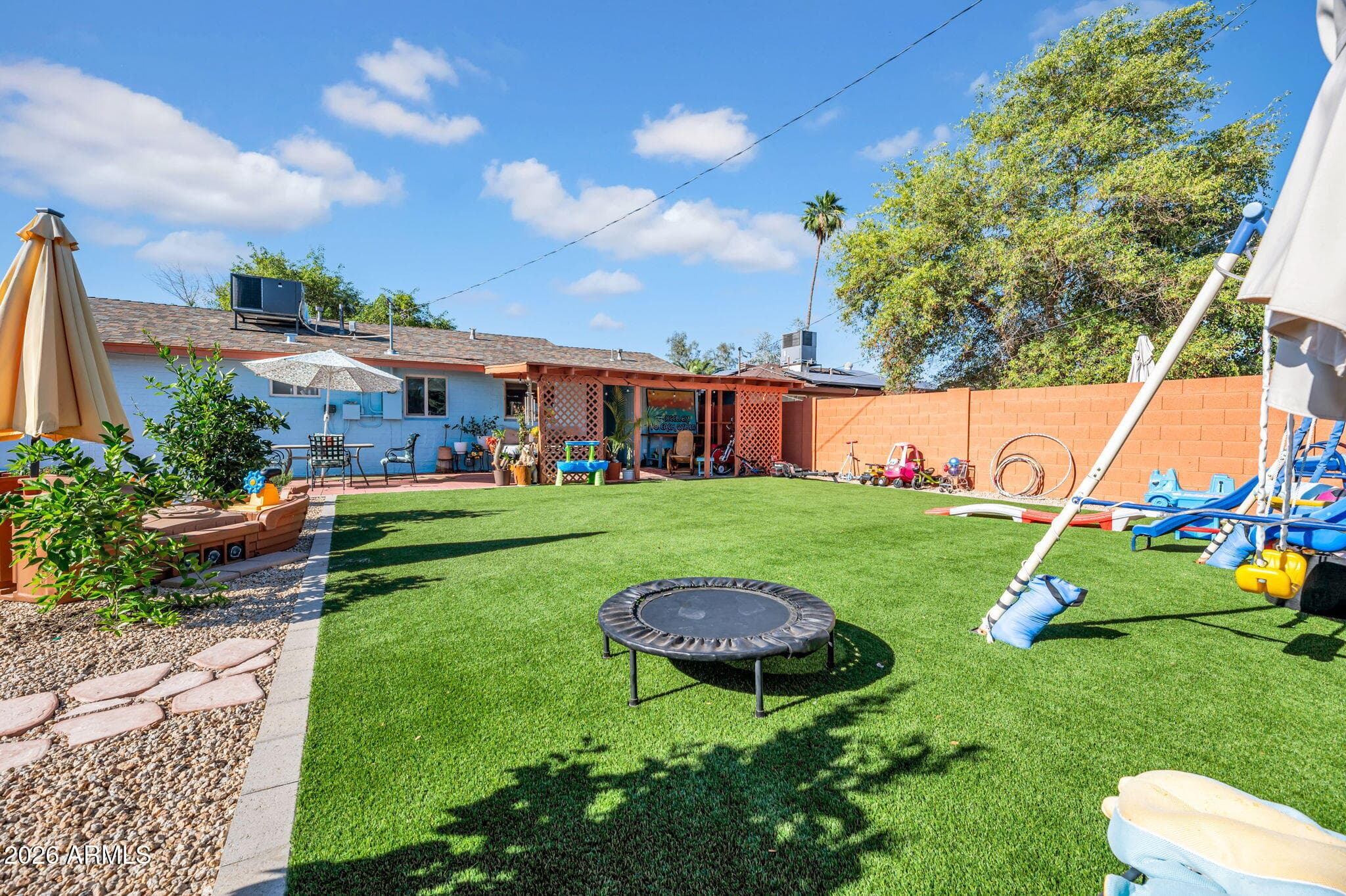 413 W CARON Street W, Phoenix, AZ 85021 — photo 17 of 23